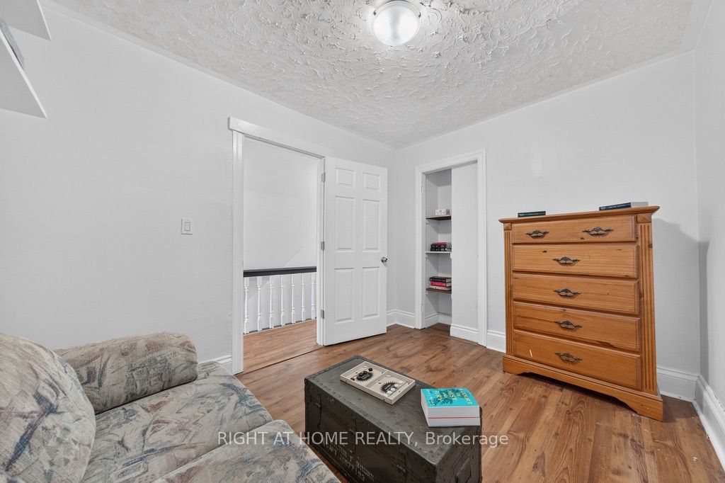 36 Sherman Avenue N Property Photo 25