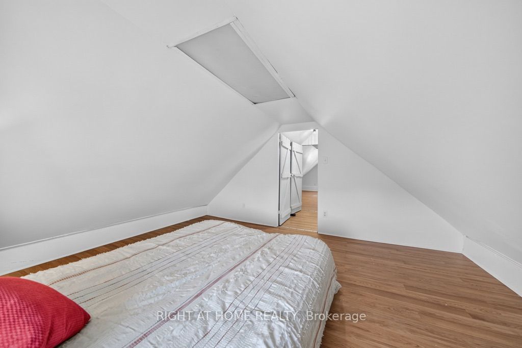 36 Sherman Avenue N Property Photo 33