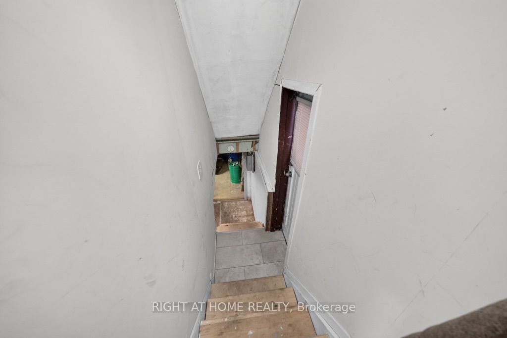 36 Sherman Avenue N Property Photo 34