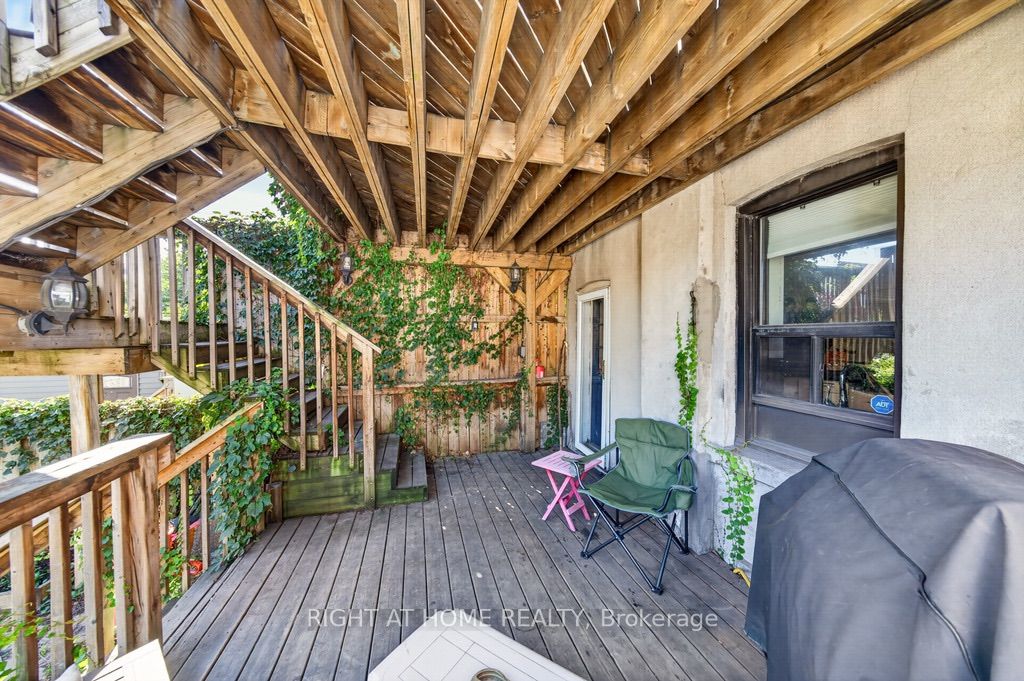 36 Sherman Avenue N Property Photo 39