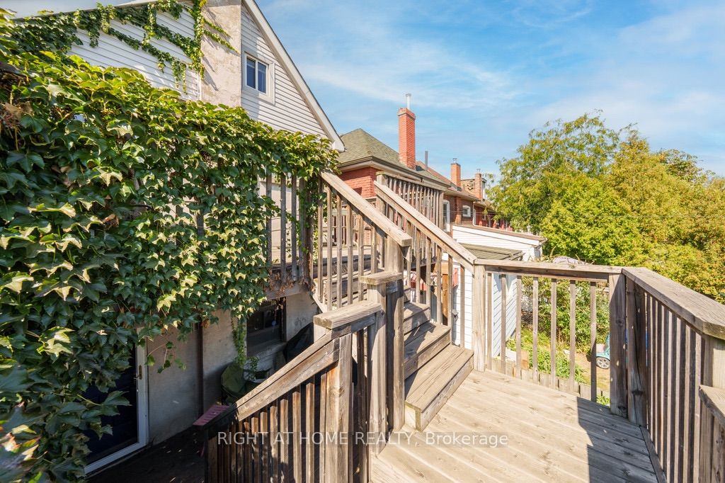 36 Sherman Avenue N Property Photo 41