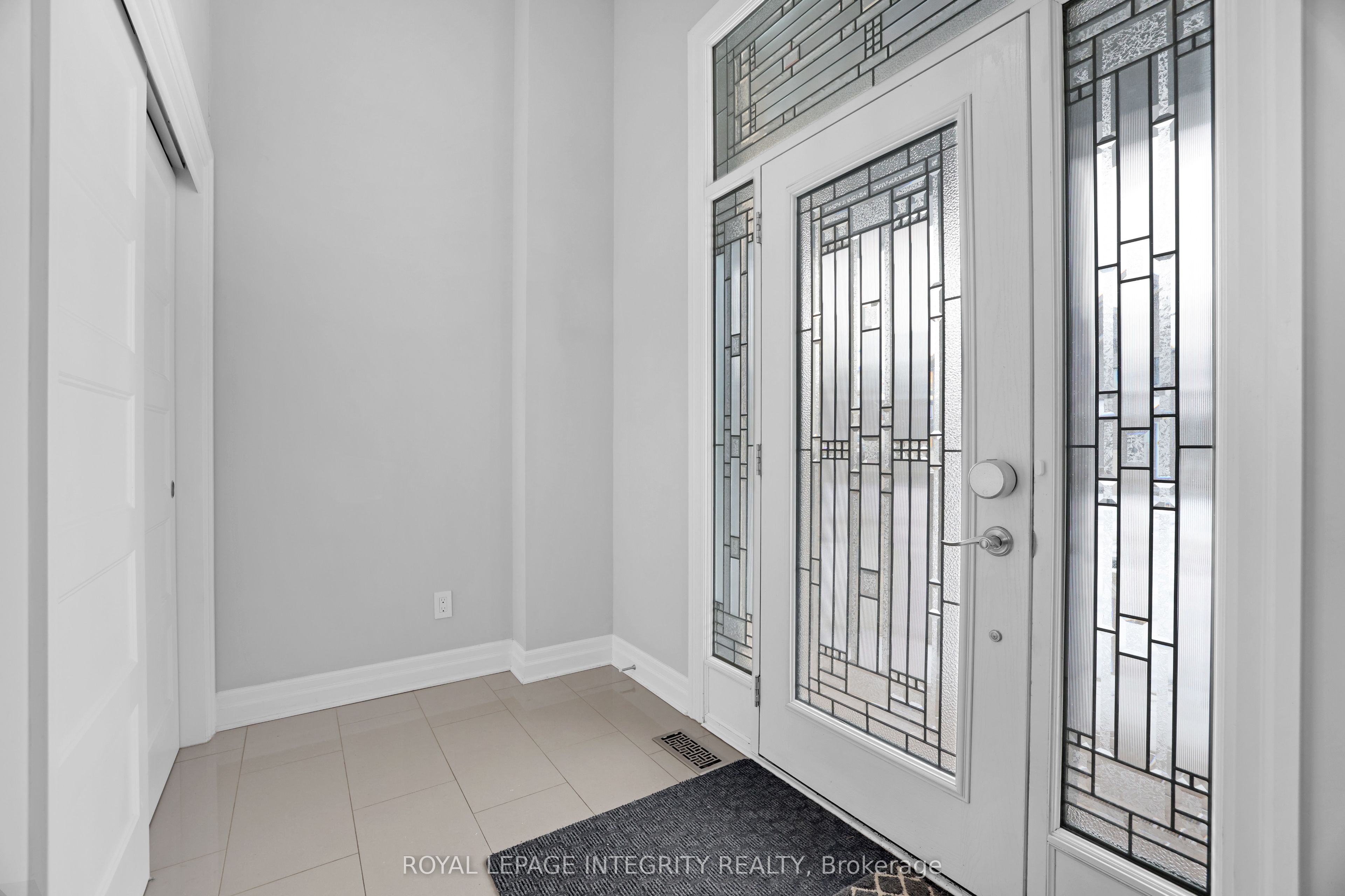 508 Yellow Birch Street Property Photo 3