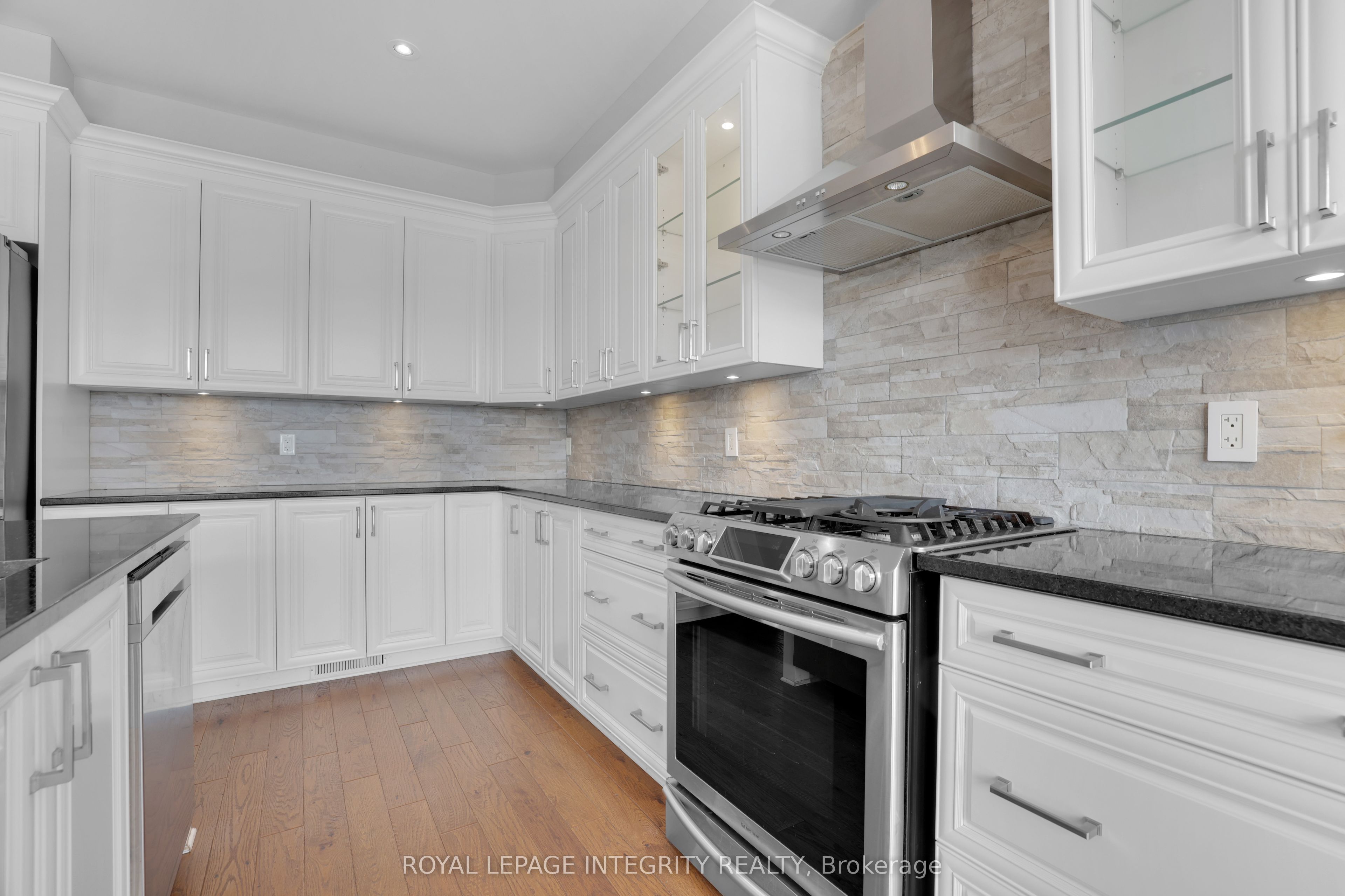 508 Yellow Birch Street Property Photo 15