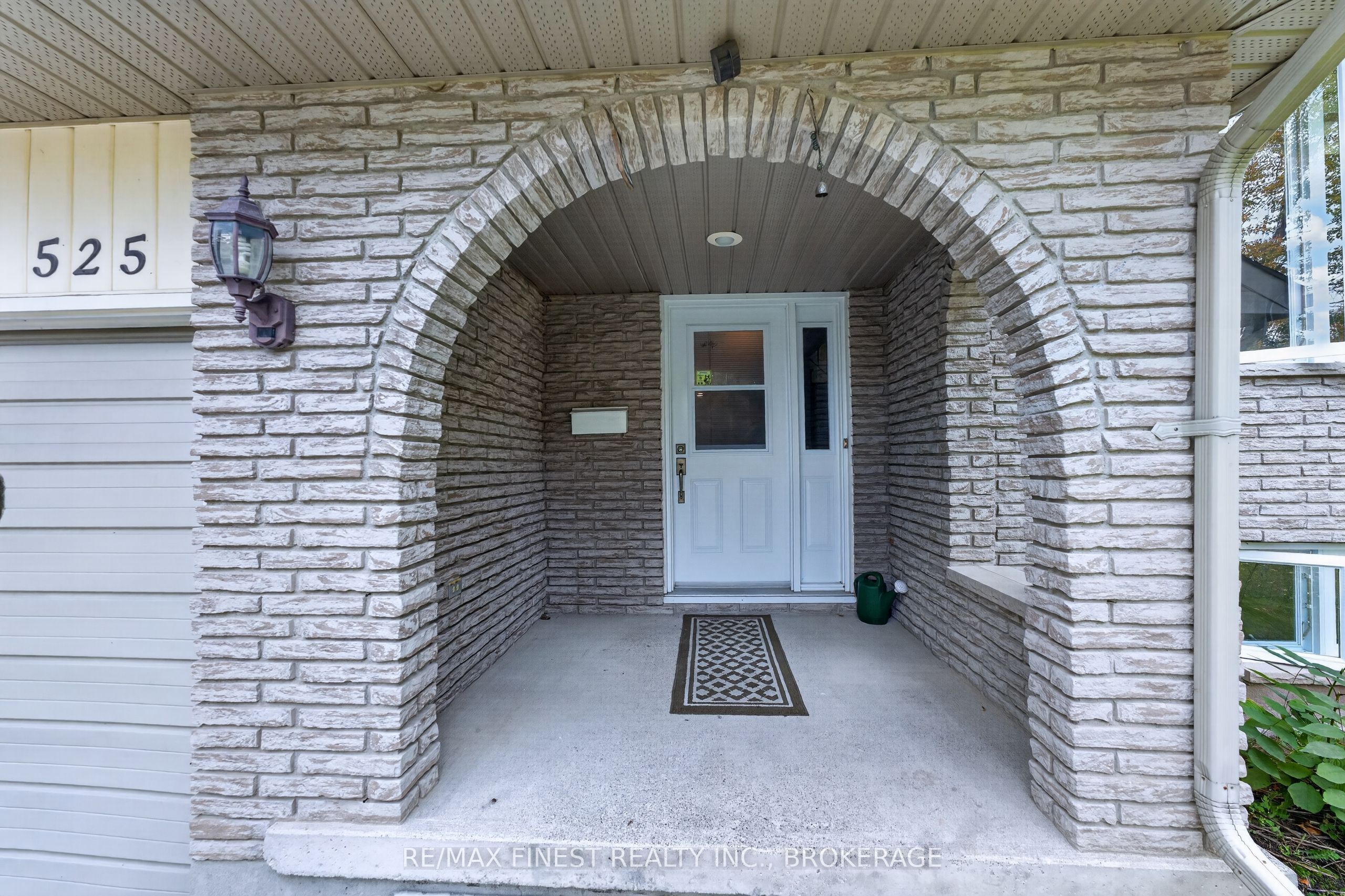 525 Whites Road Property Photo 2