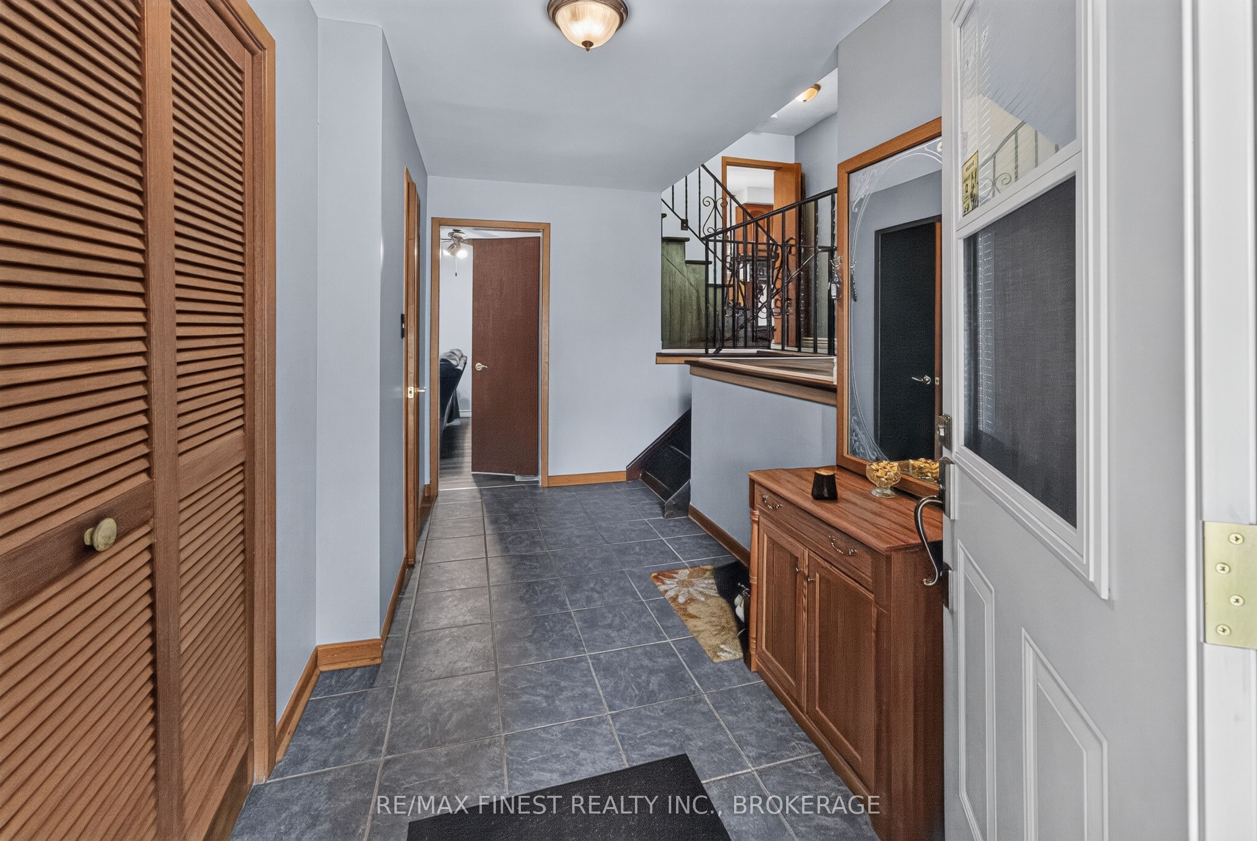 525 Whites Road Property Photo 3