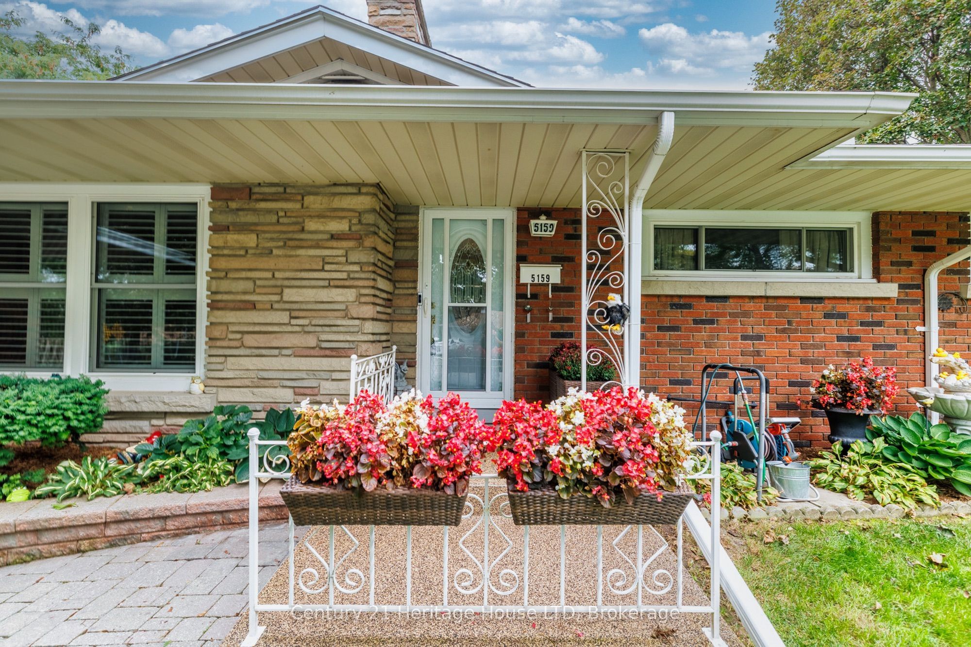 5159 Shirley Avenue Property Photo 3
