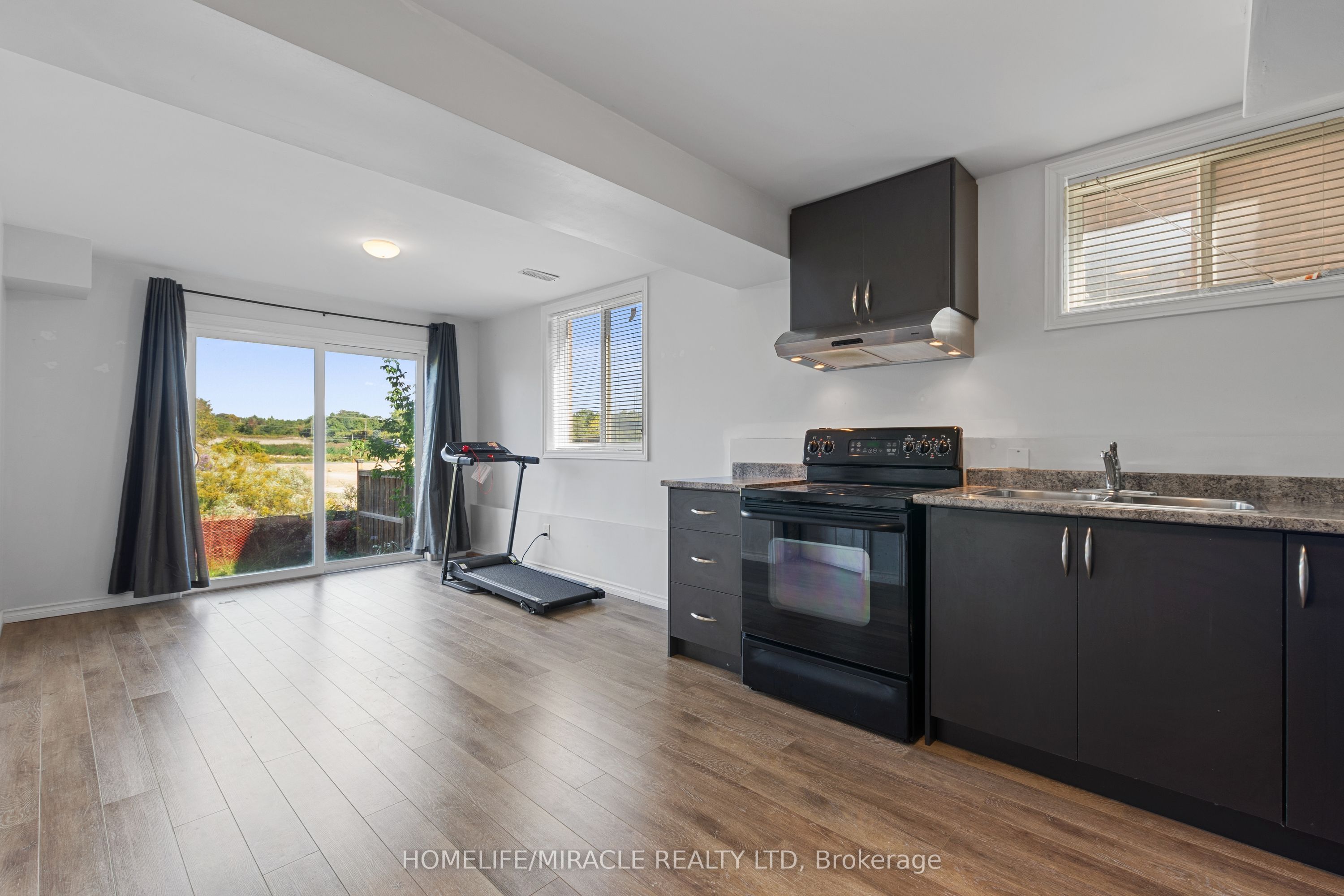 75 Sparrow Avenue Property Photo 35