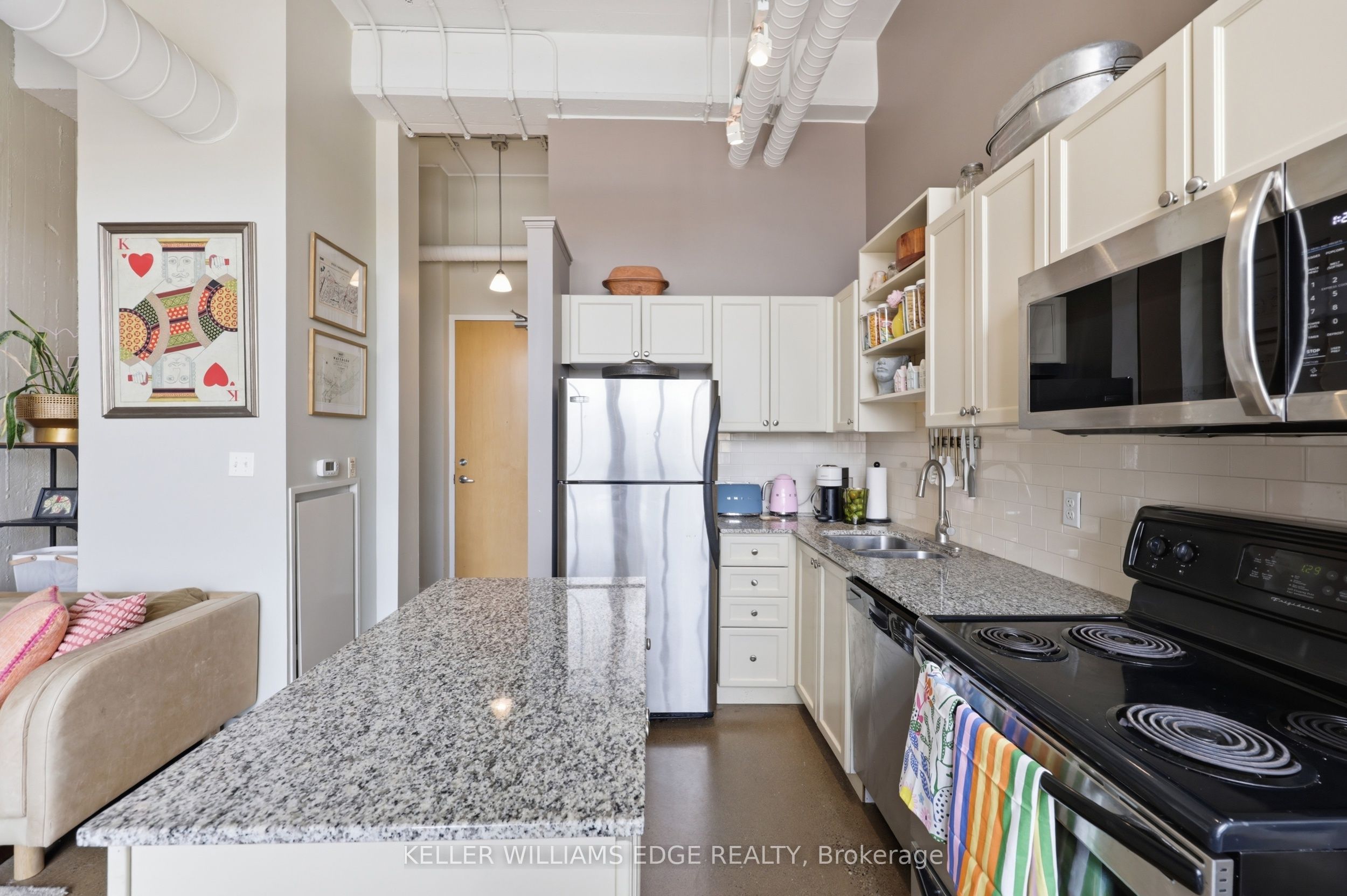 410 King Street W 307 Property Photo 12