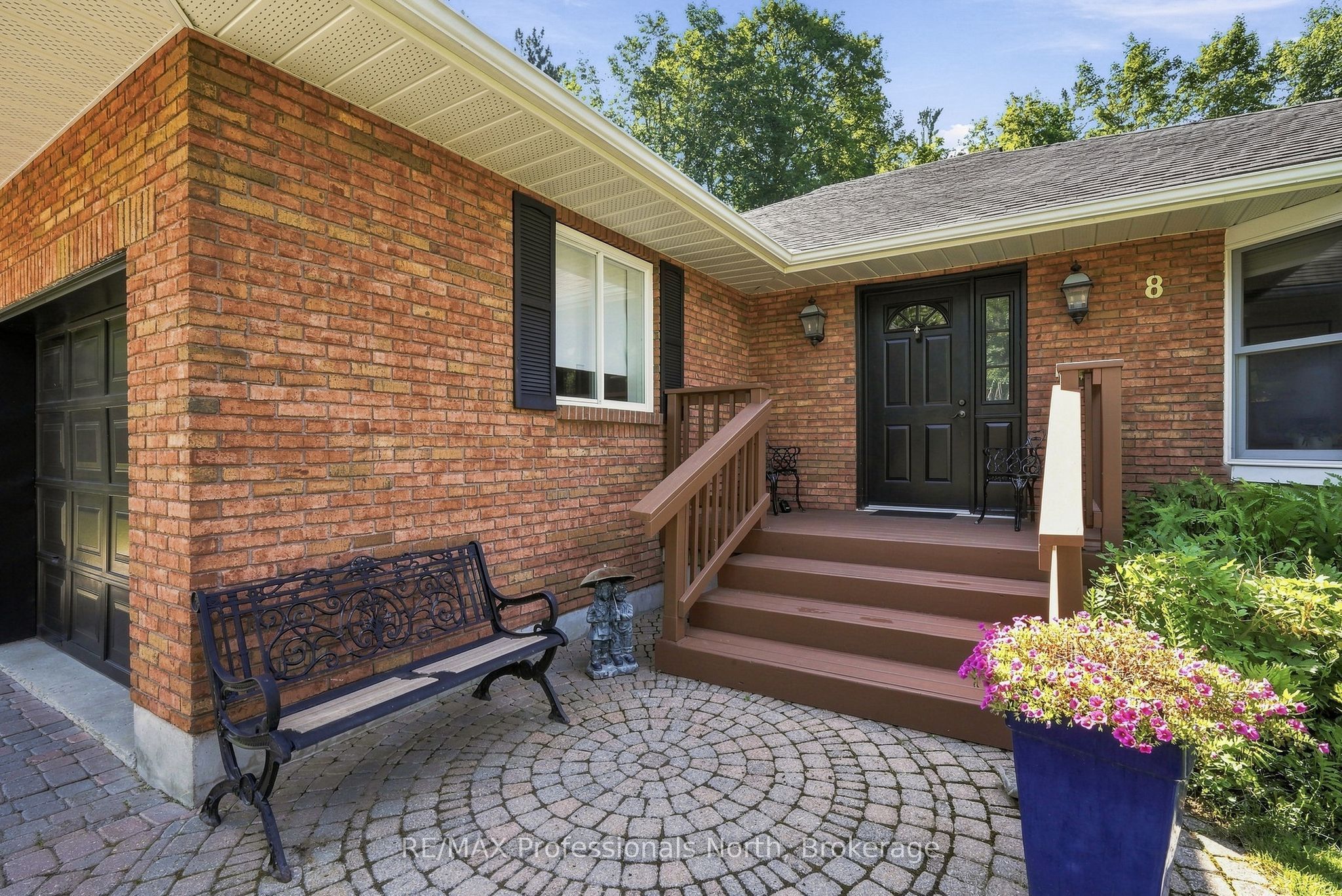 8 Palmer Court Property Photo 7