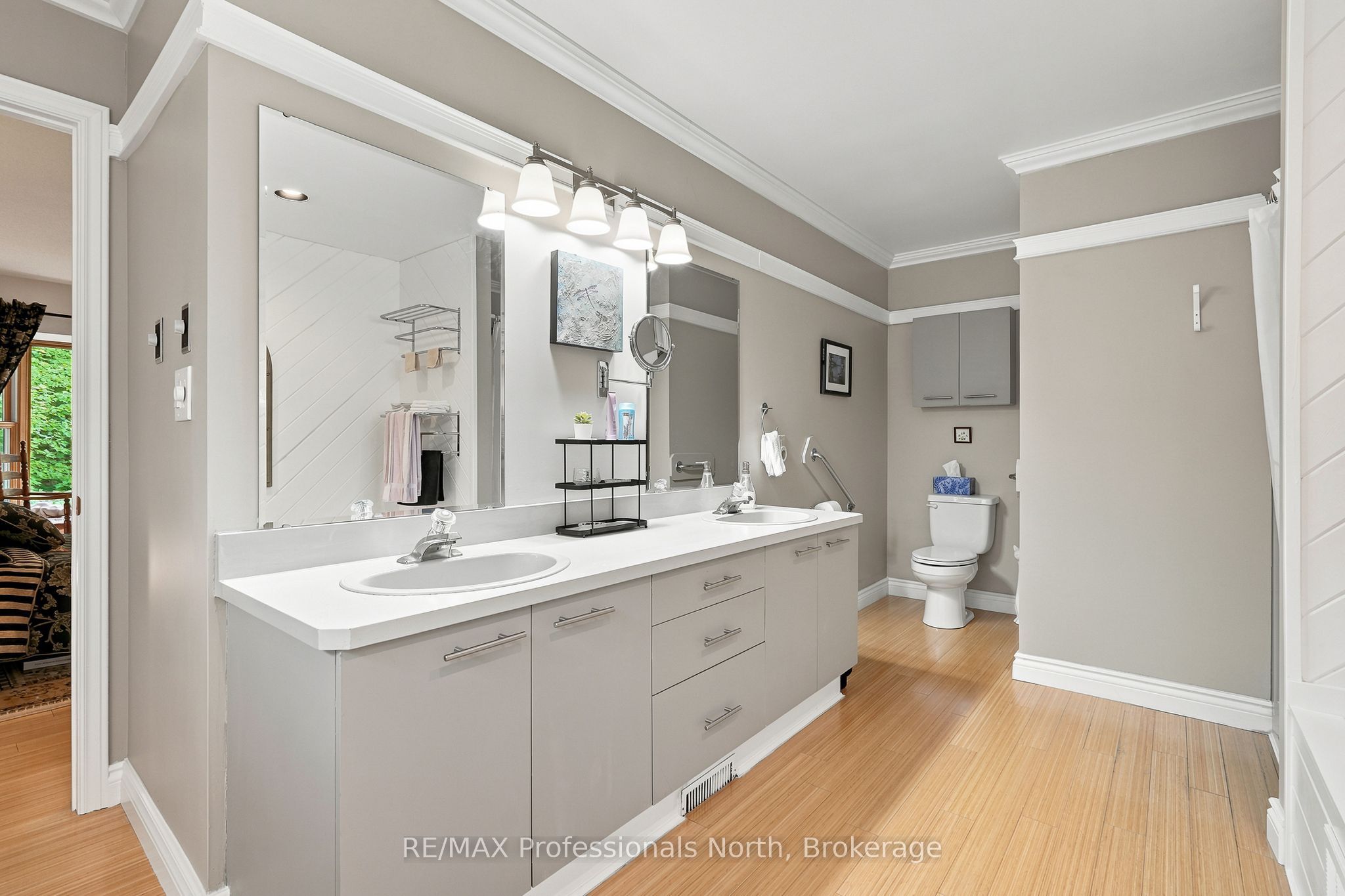 8 Palmer Court Property Photo 31
