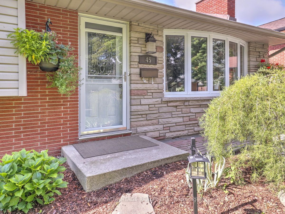 45 Agincourt Gardens Property Photo 6
