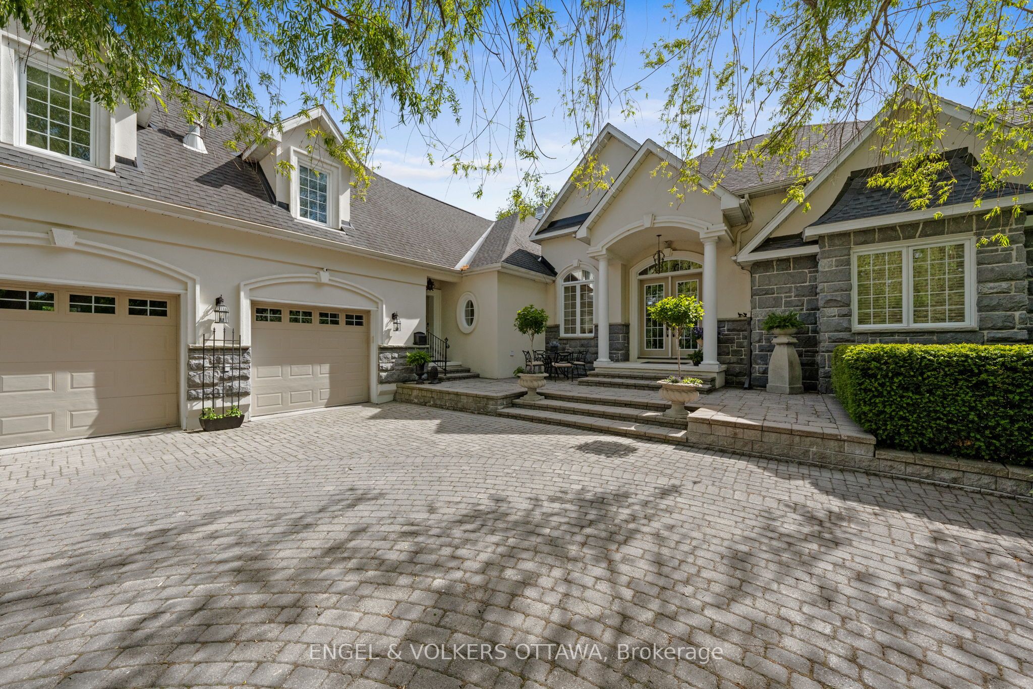 6197 Ottawa Street Property Photo 2