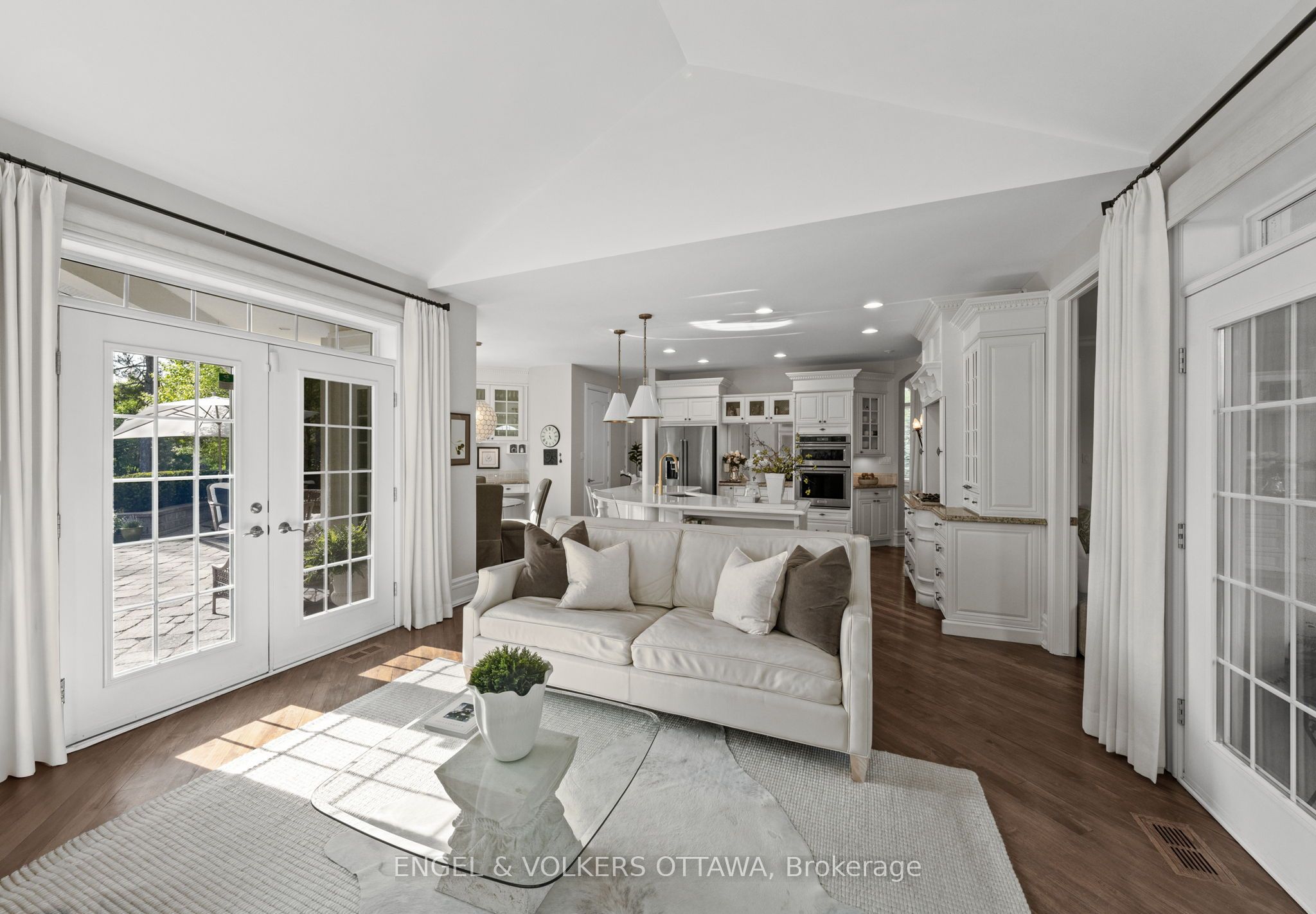 6197 Ottawa Street Property Photo 15