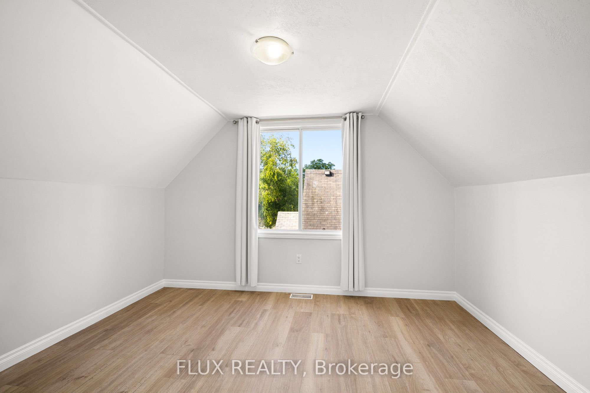40 Perth Road Property Photo 23