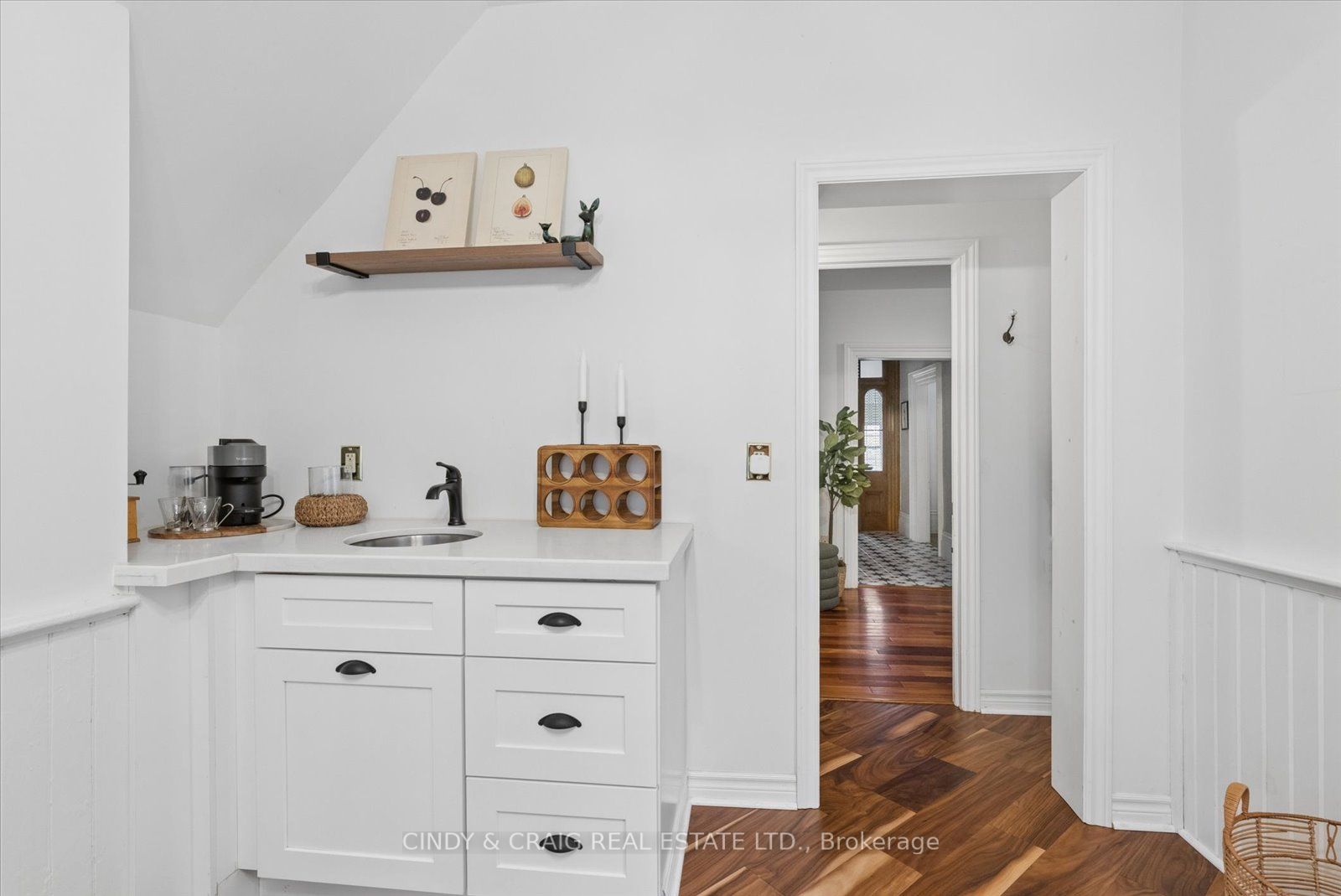 443 Victoria Street Property Photo 14