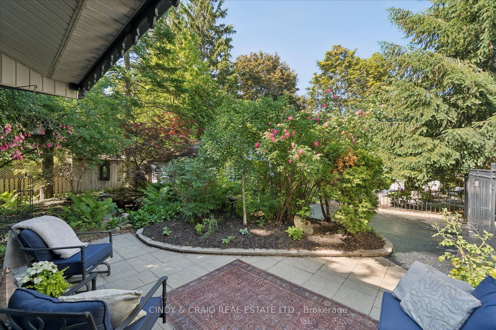 443 Victoria Street Property Photo 18