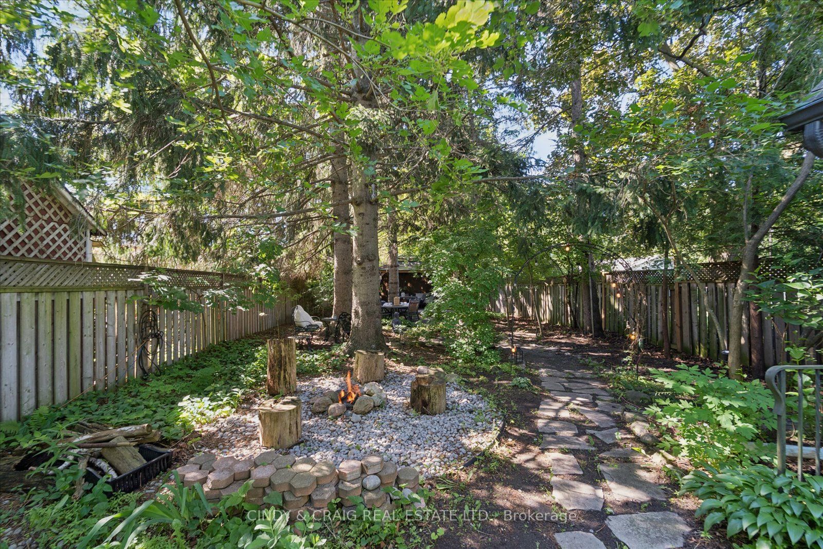 443 Victoria Street Property Photo 19