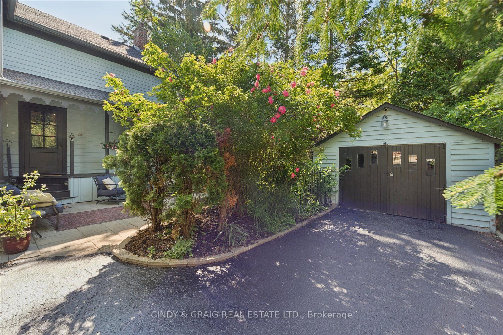 443 Victoria Street Property Photo 21