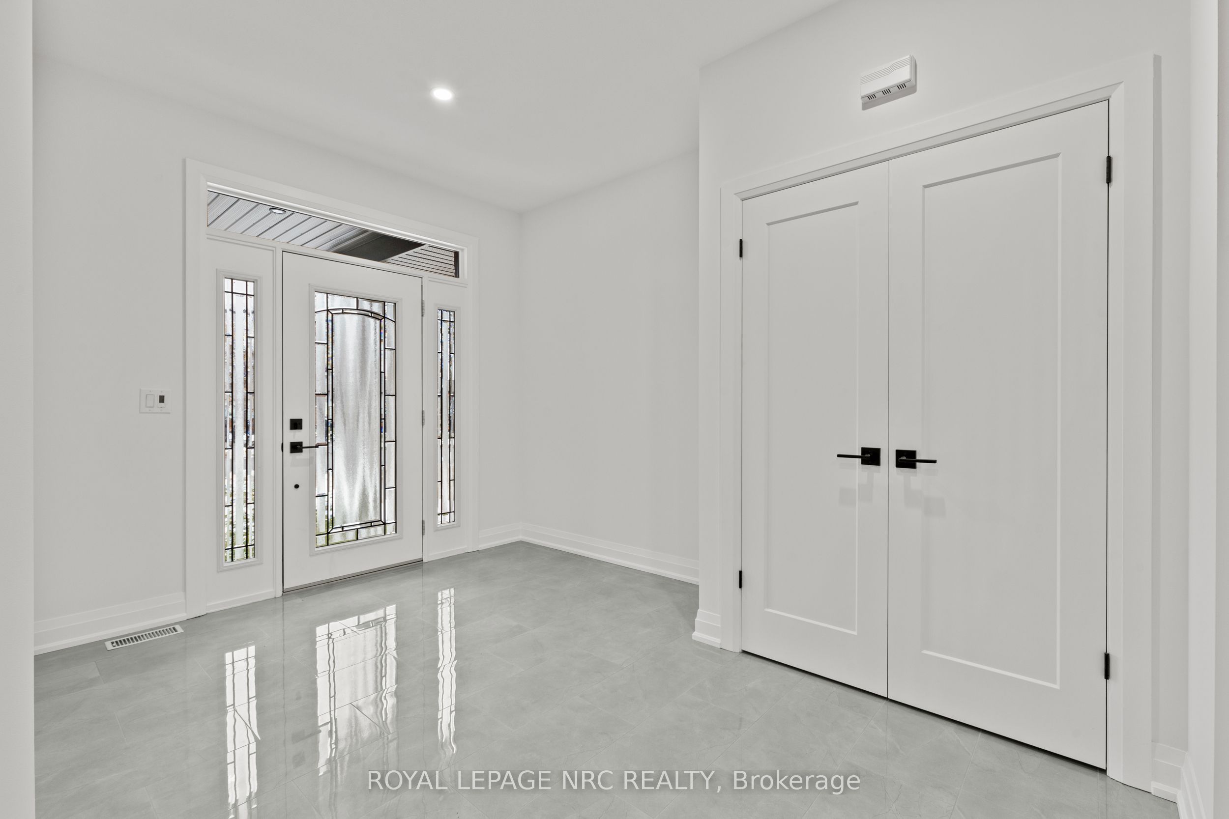 4705 Lee Avenue Property Photo 4