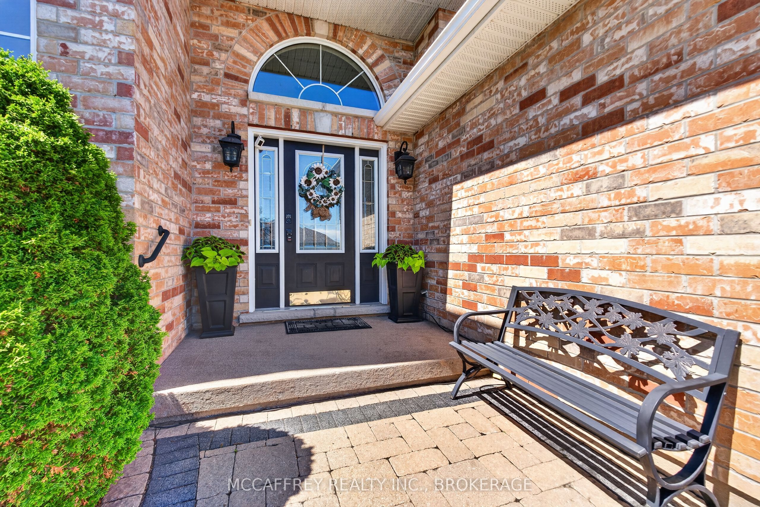 9 Hartwood Crescent Property Photo 3