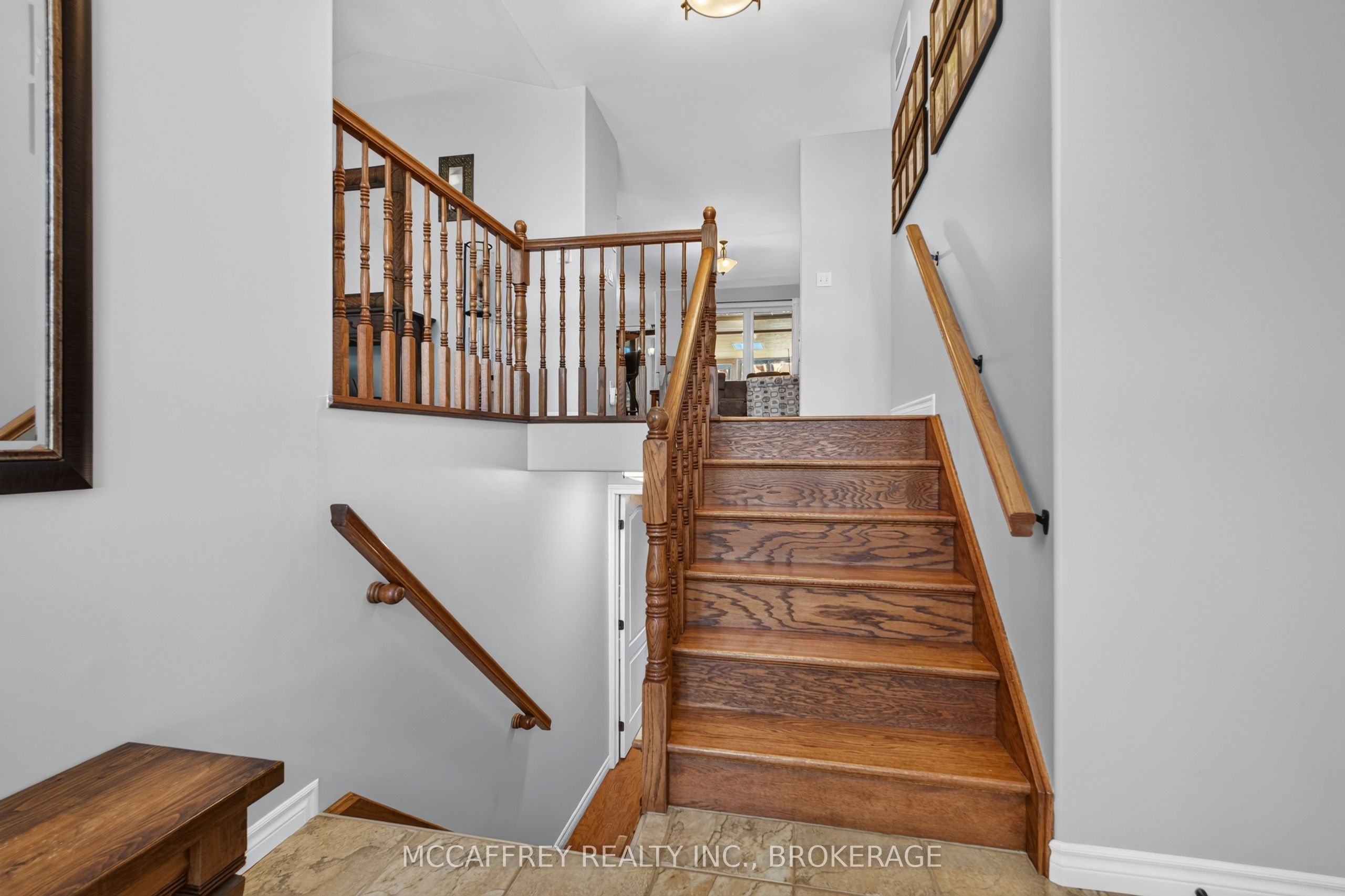 9 Hartwood Crescent Property Photo 5