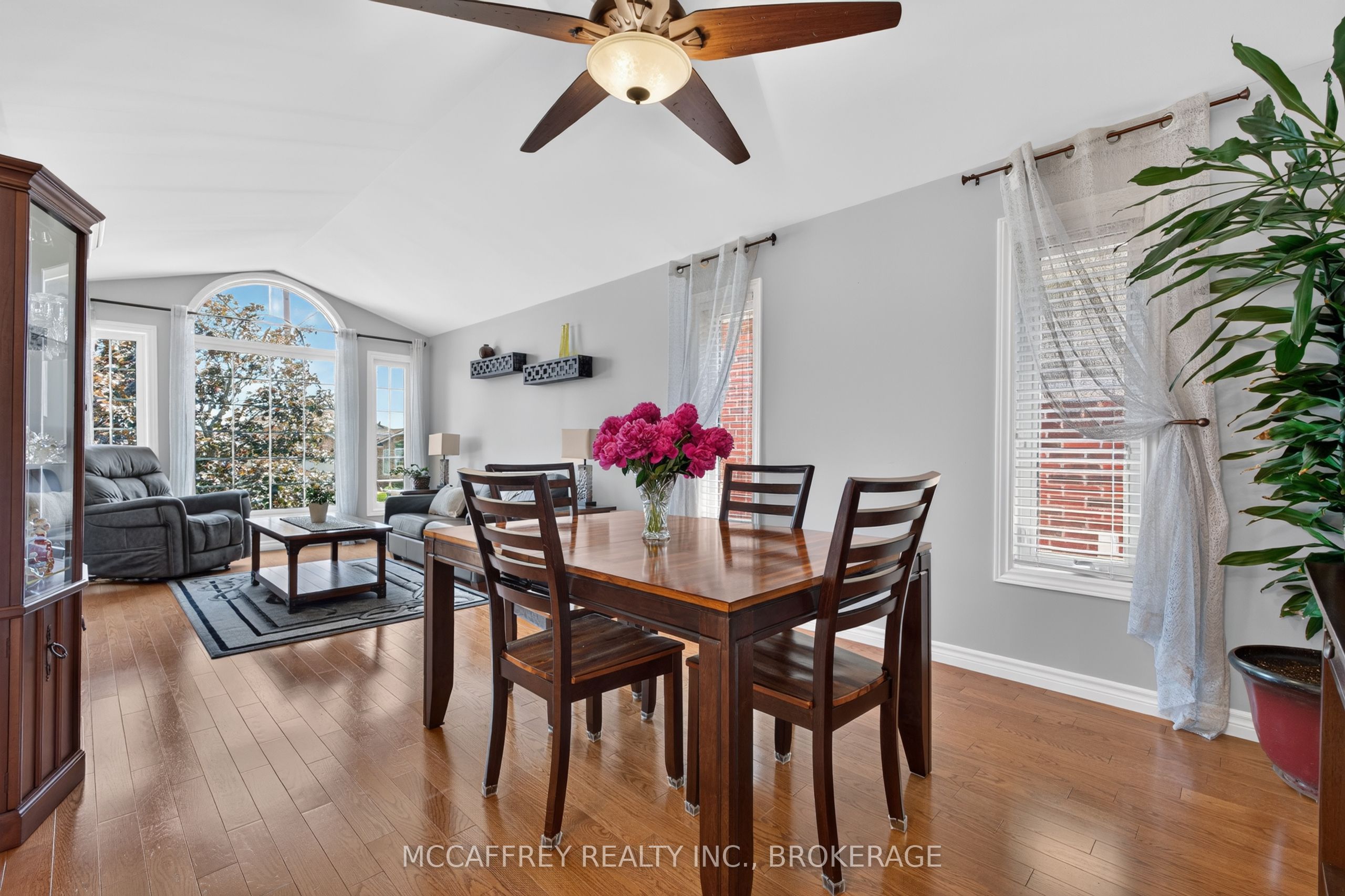 9 Hartwood Crescent Property Photo 6
