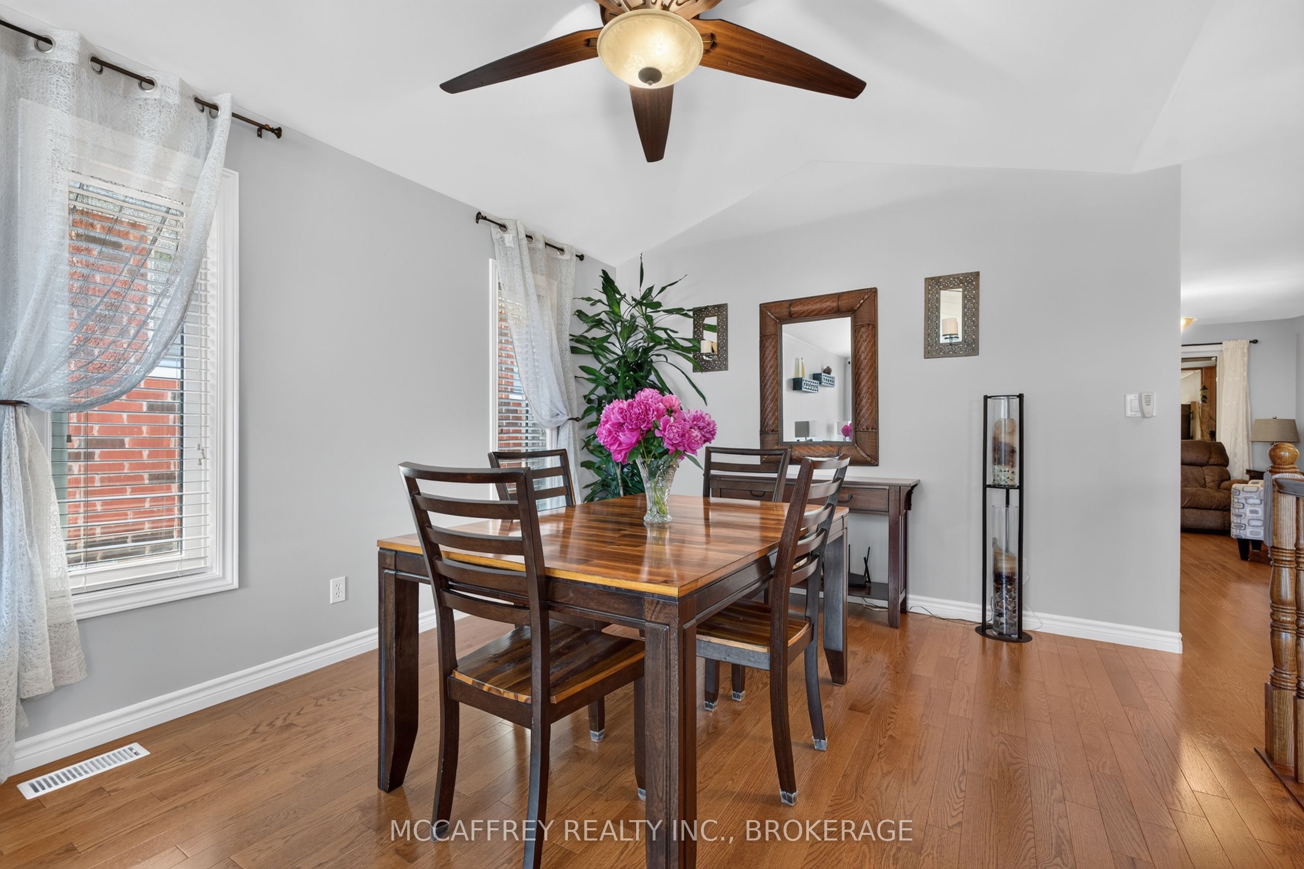 9 Hartwood Crescent Property Photo 8