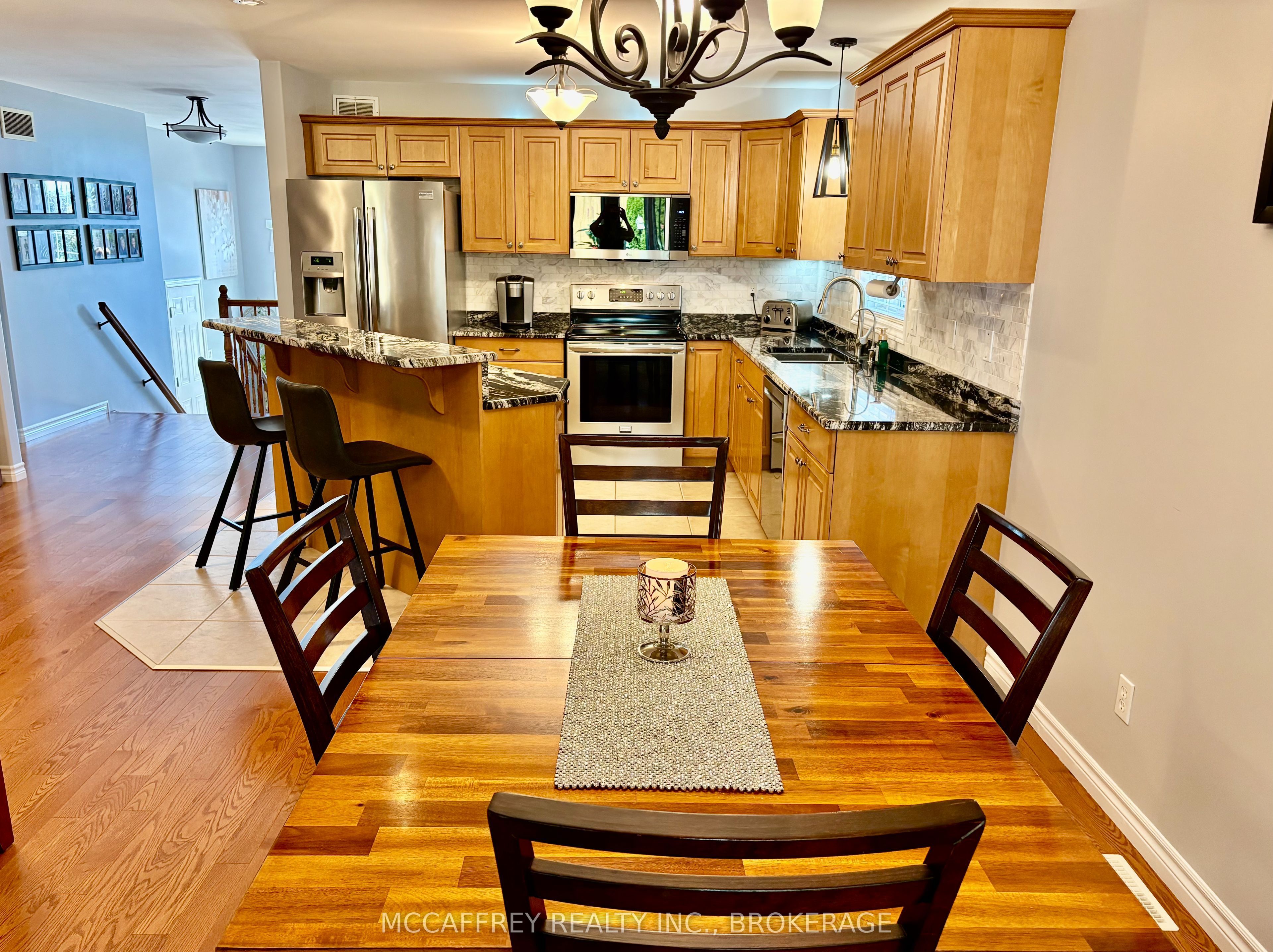 9 Hartwood Crescent Property Photo 15