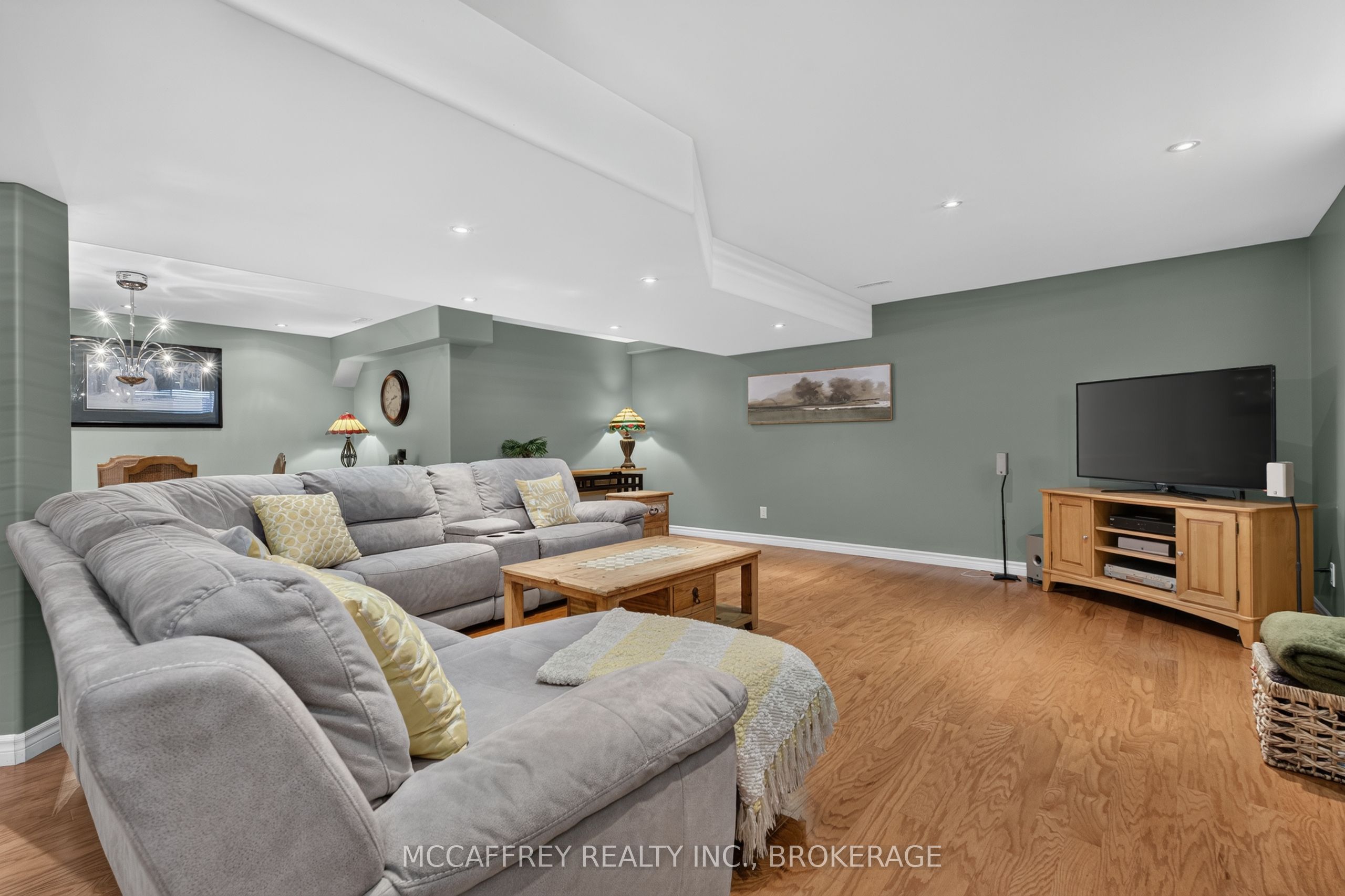 9 Hartwood Crescent Property Photo 35