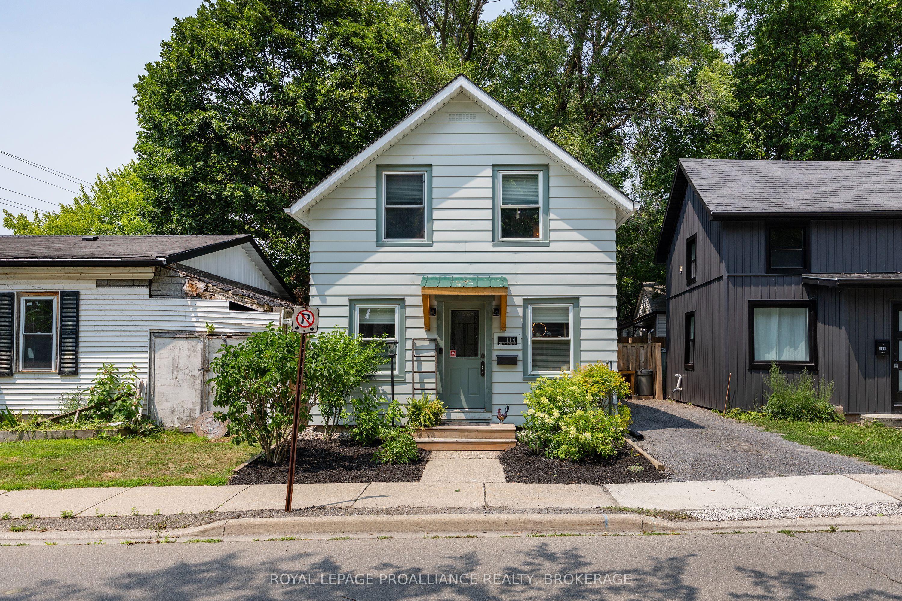 114 North Street N Property Photo 2