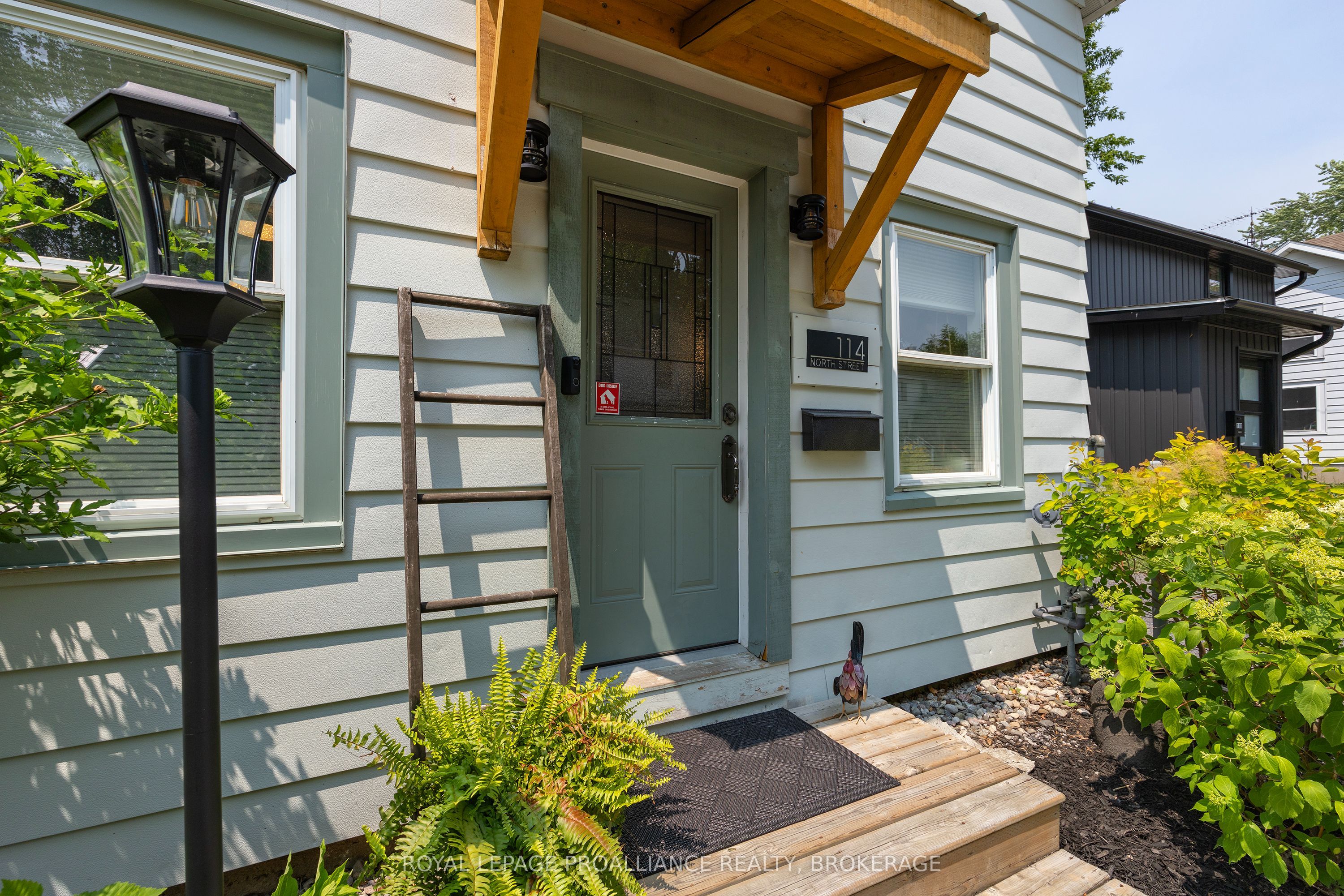 114 North Street N Property Photo 5