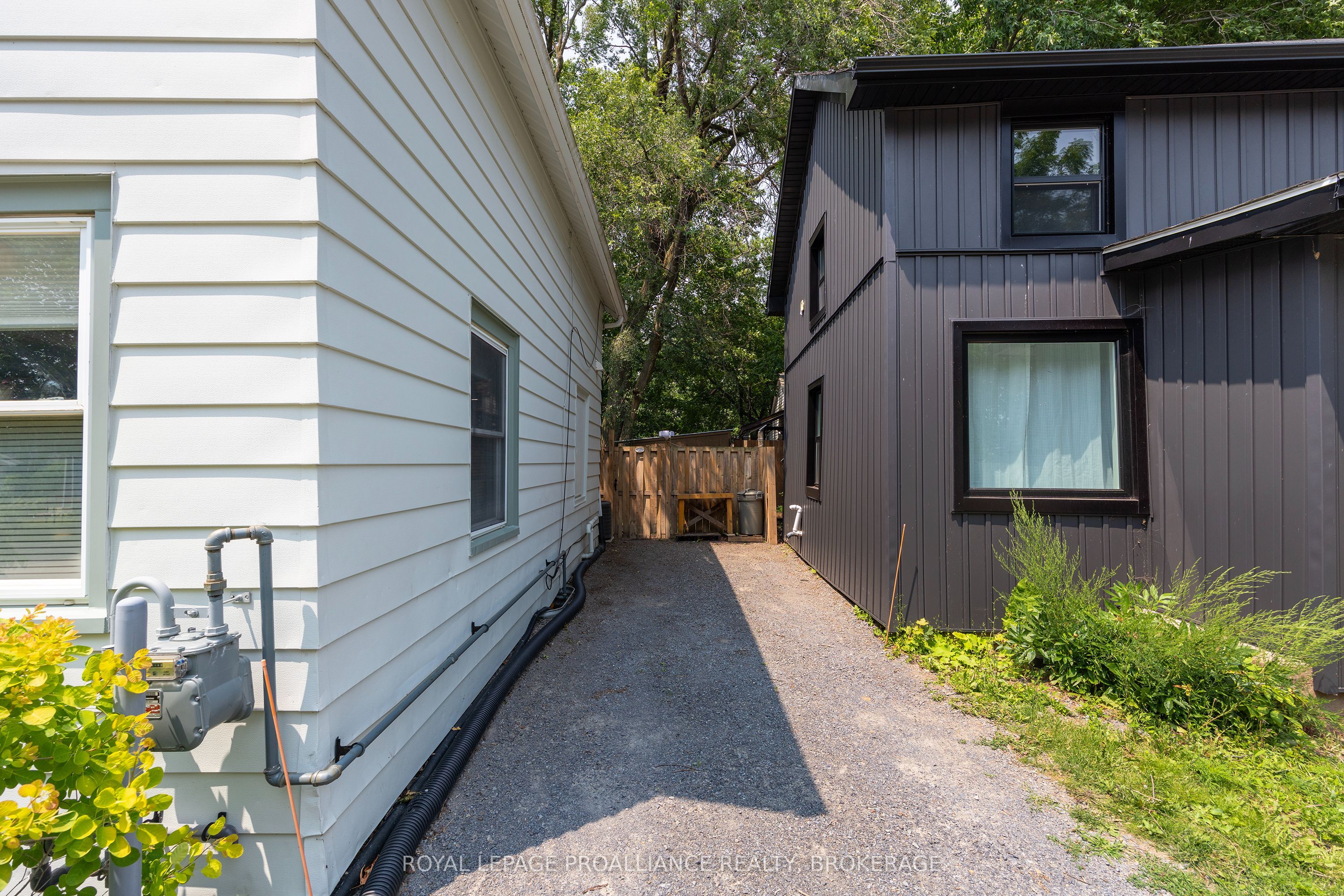 114 North Street N Property Photo 6