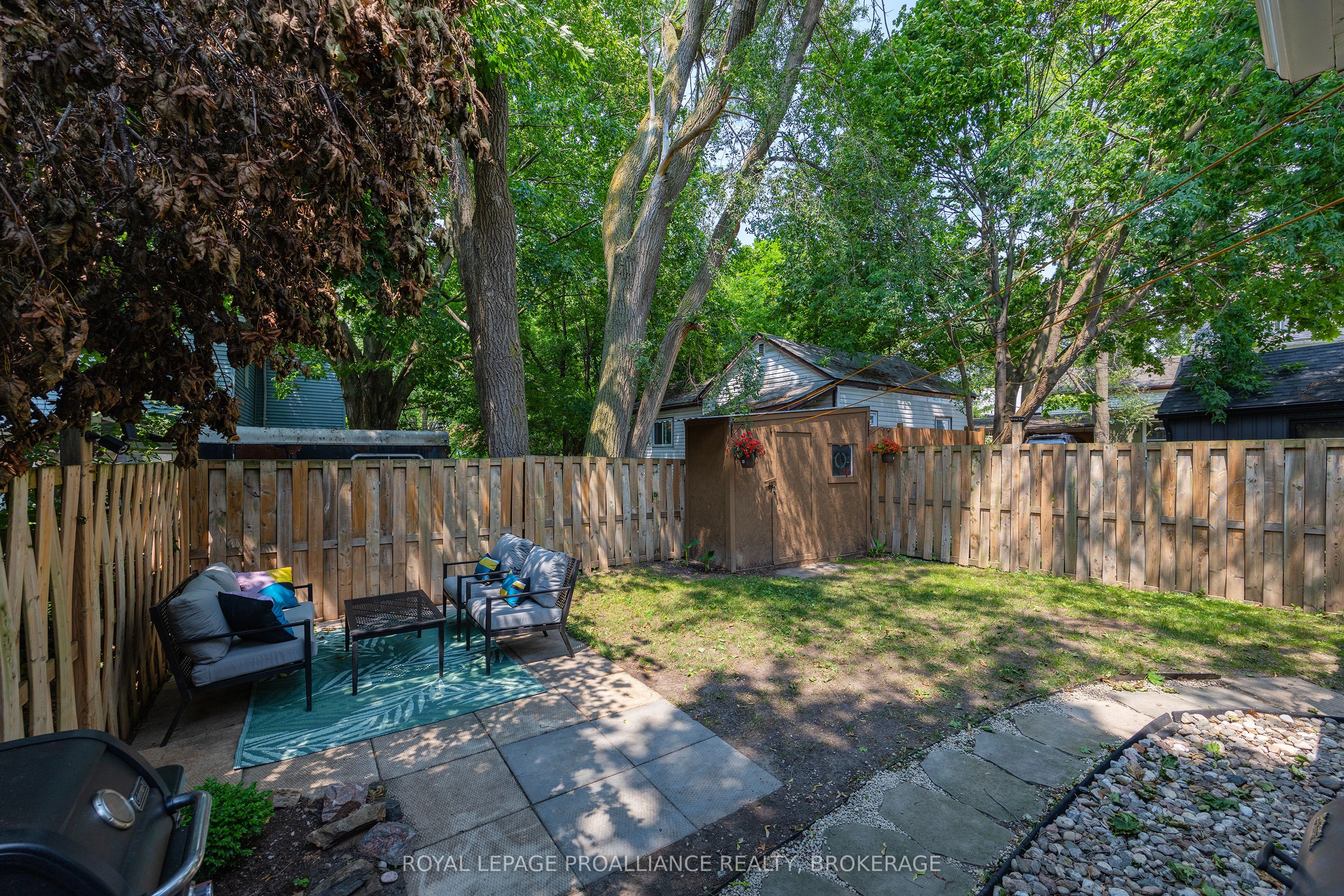114 North Street N Property Photo 8
