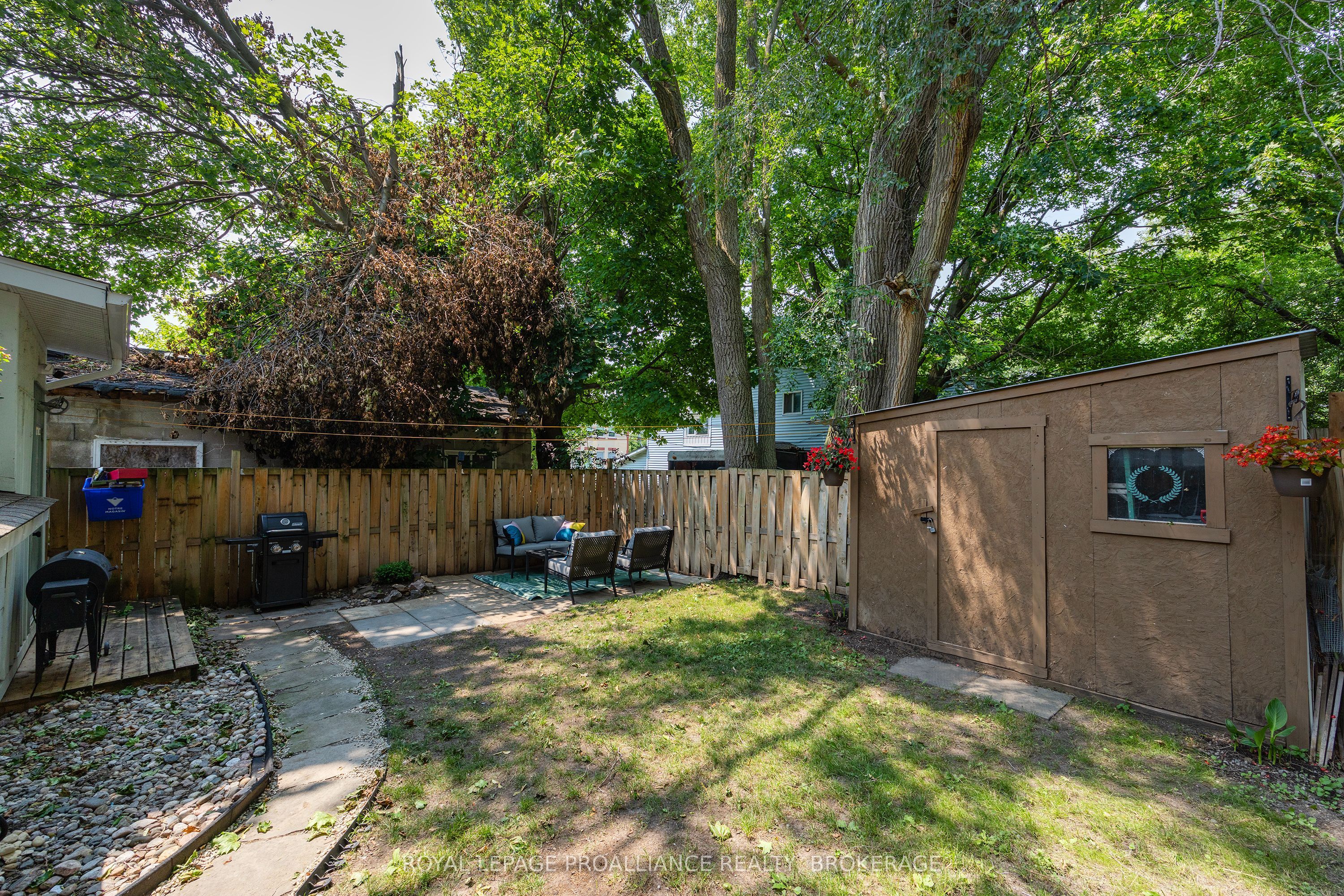 114 North Street N Property Photo 14