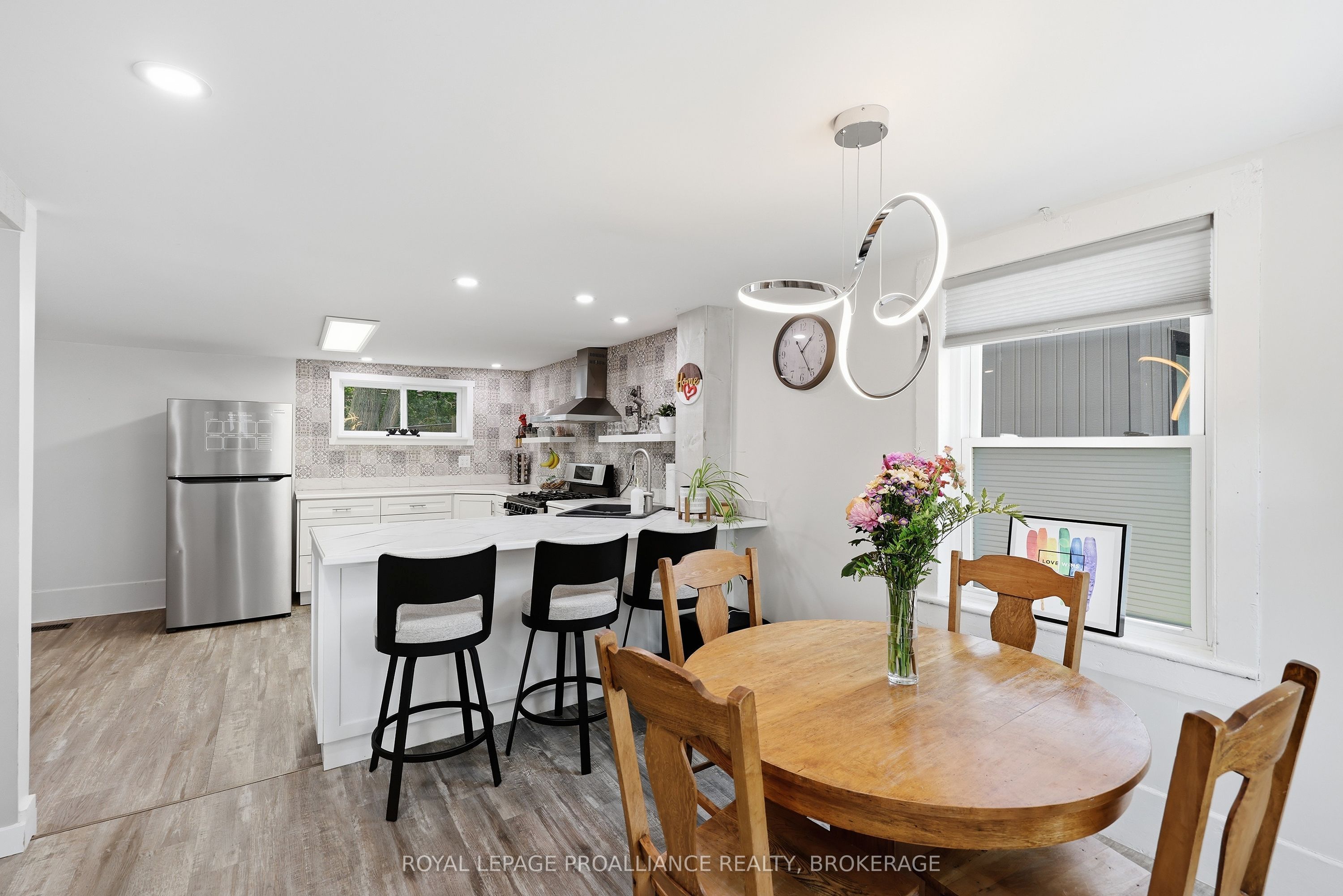 114 North Street N Property Photo 17