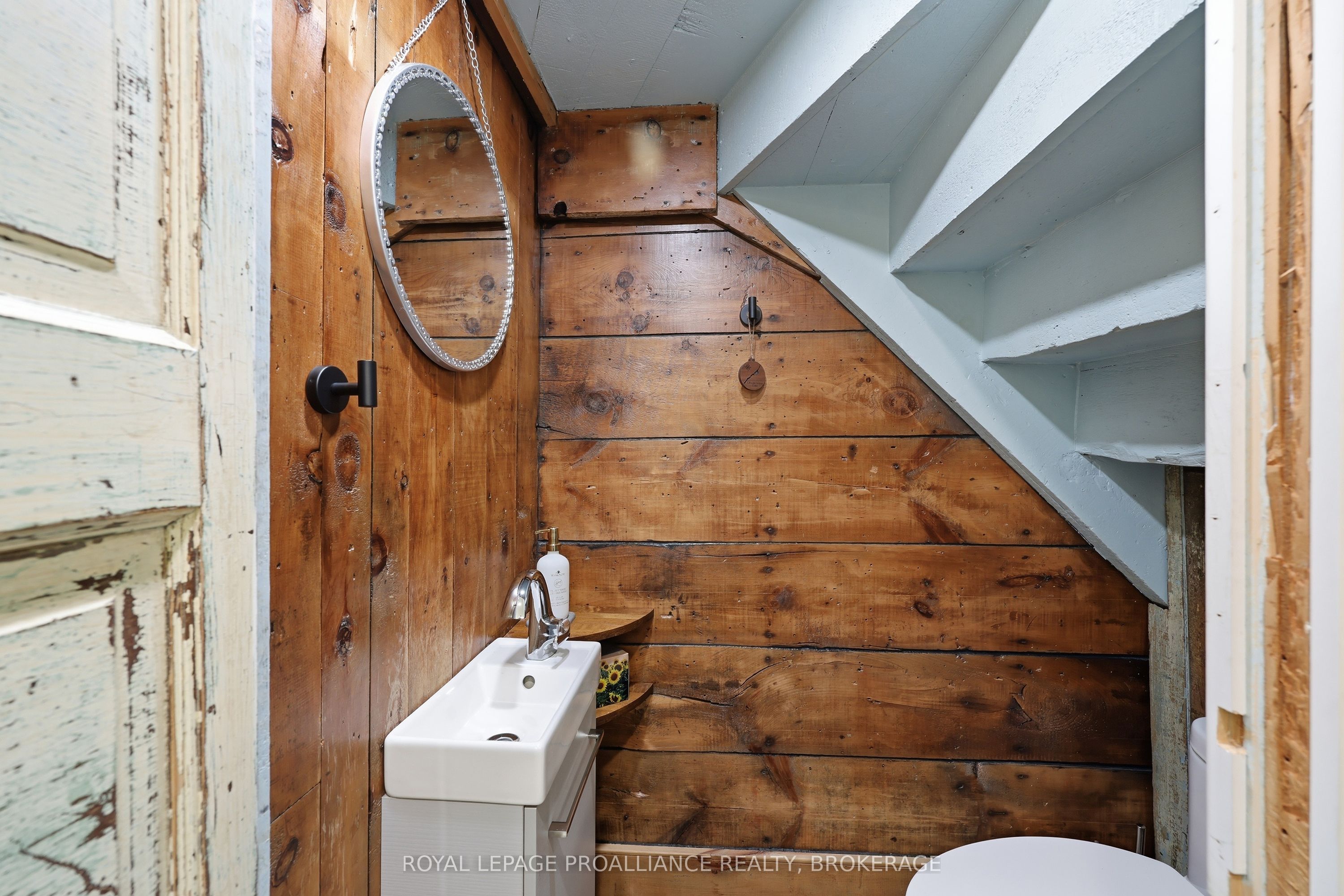 114 North Street N Property Photo 29