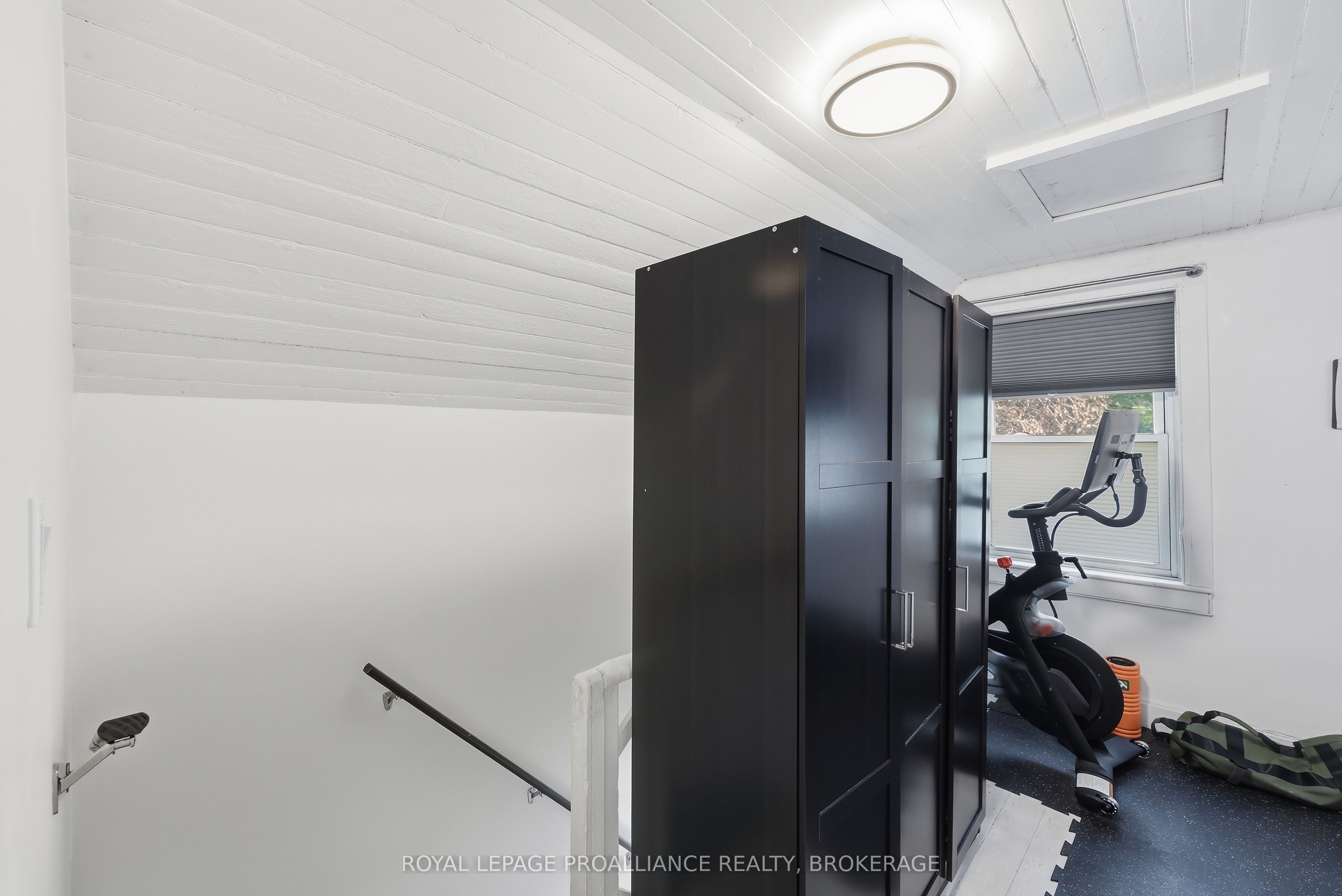 114 North Street N Property Photo 32