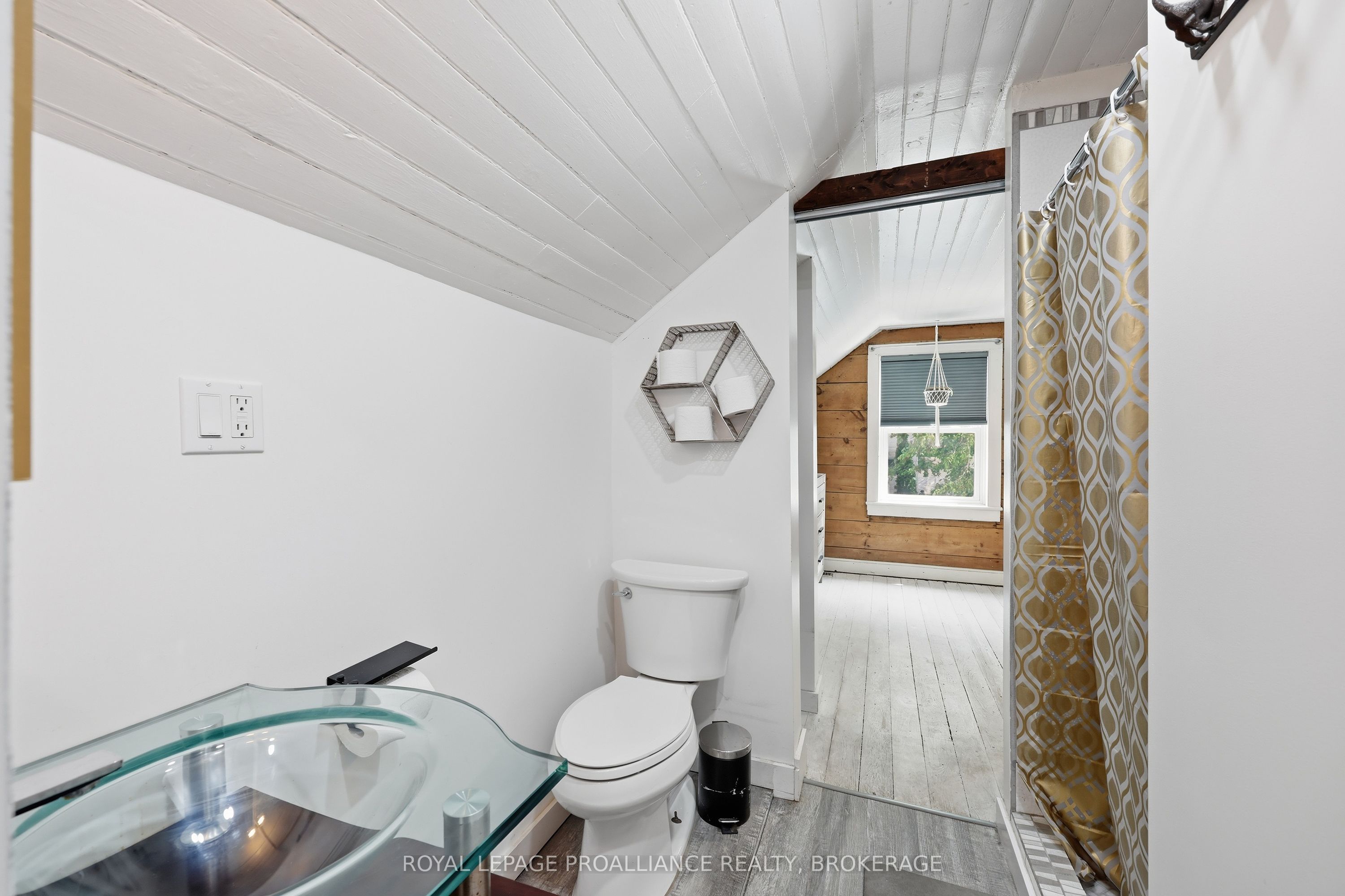 114 North Street N Property Photo 42