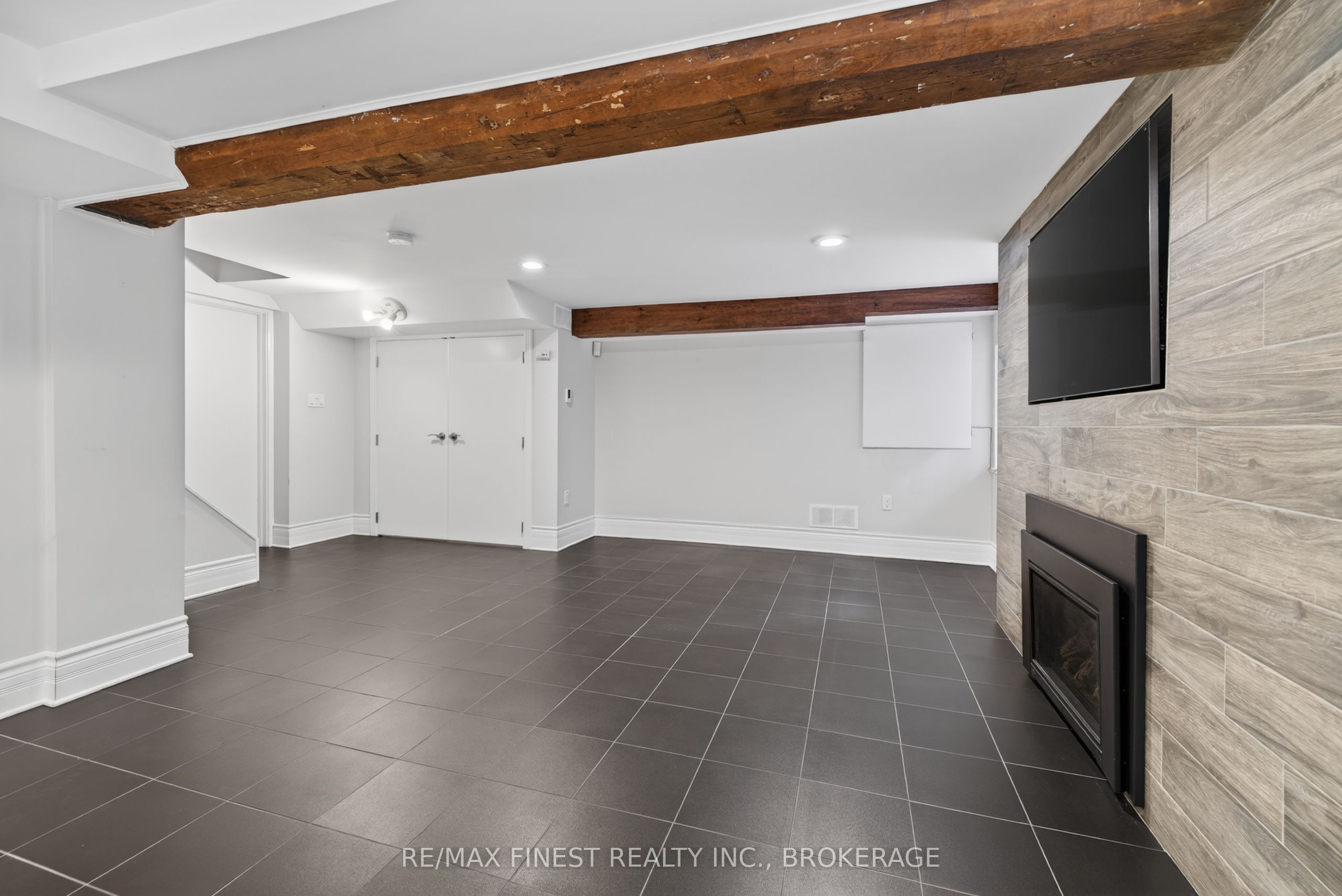 68 Collingwood Street Property Photo 37