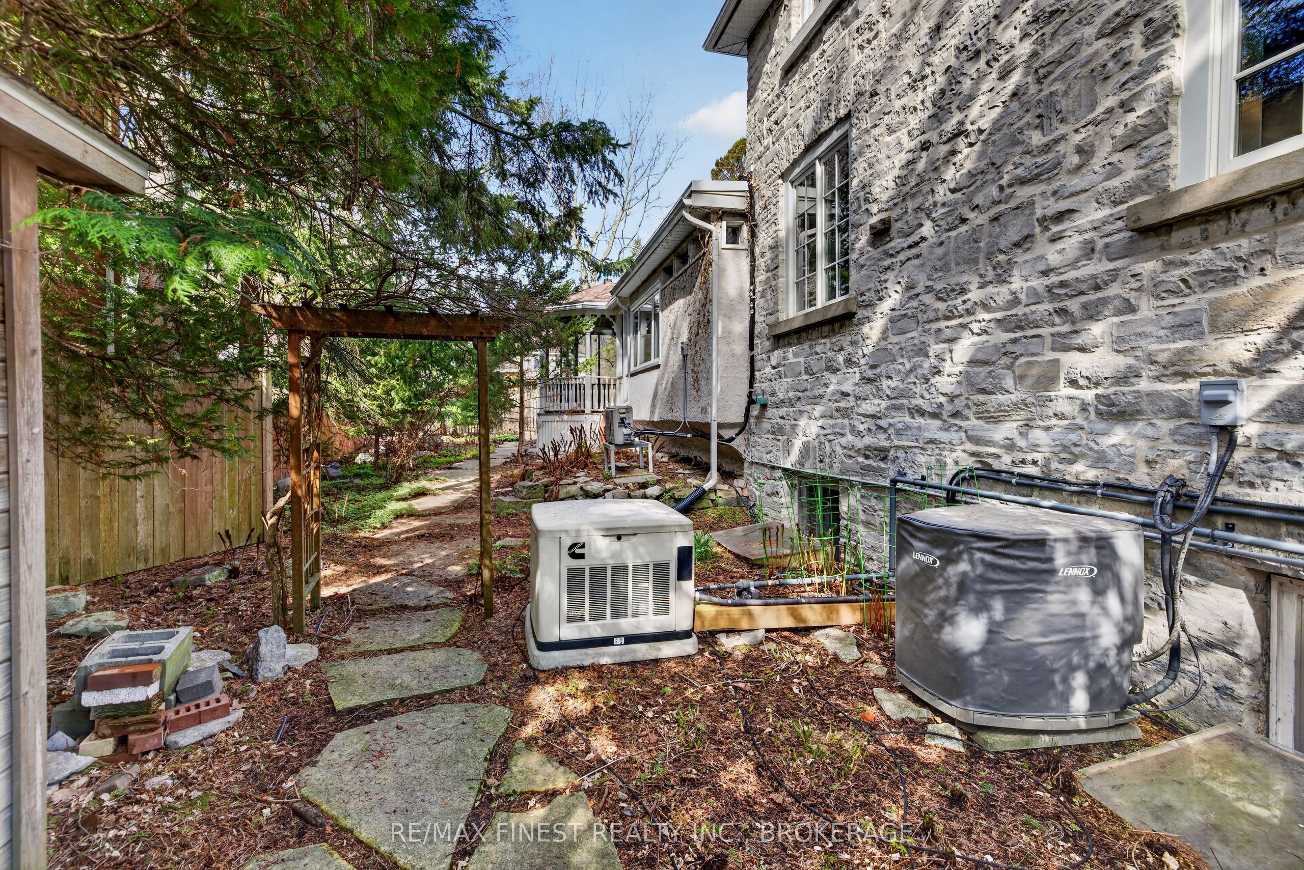 68 Collingwood Street Property Photo 40