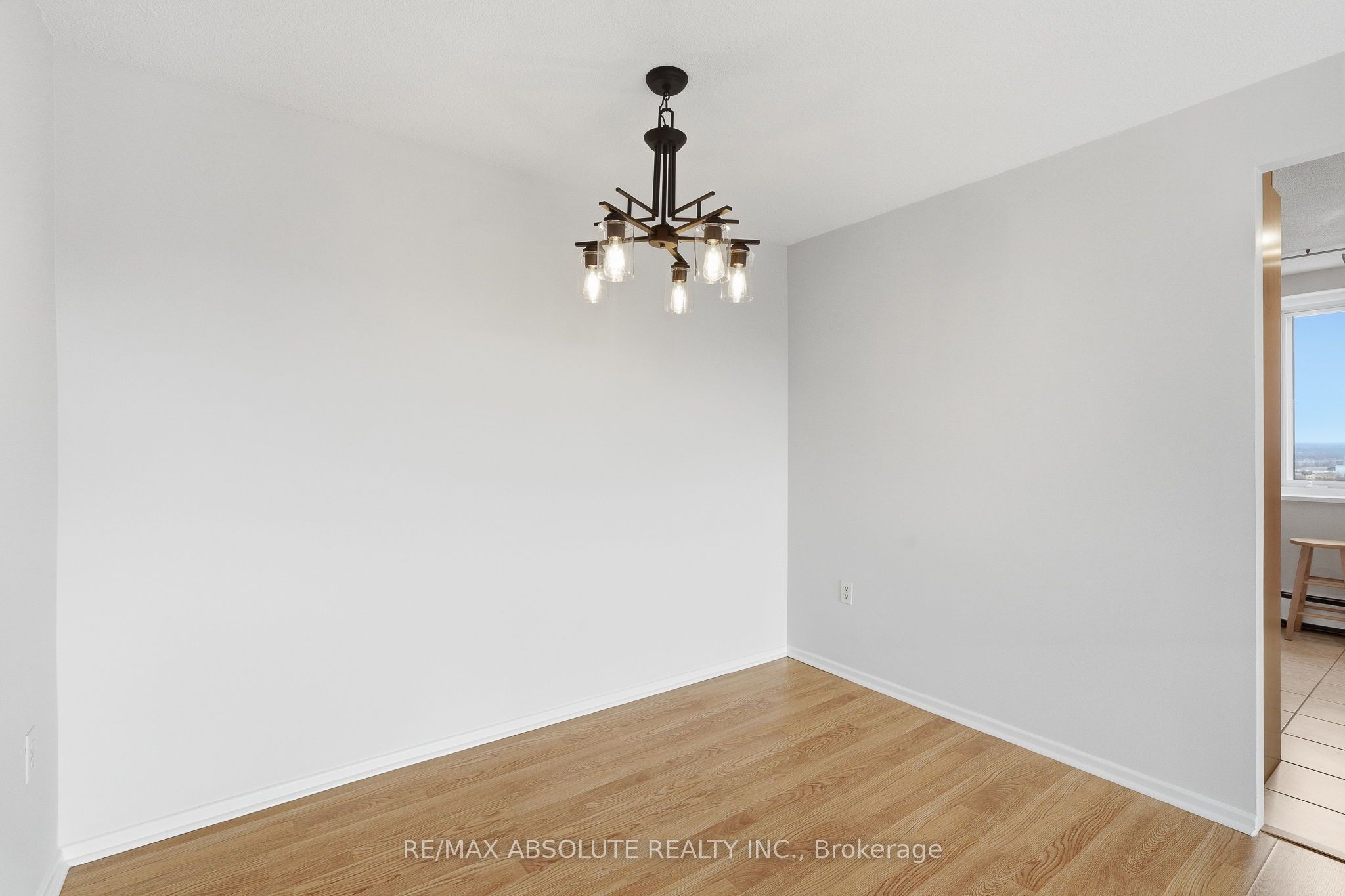 915 Elmsmere Road 1010 Property Photo 13