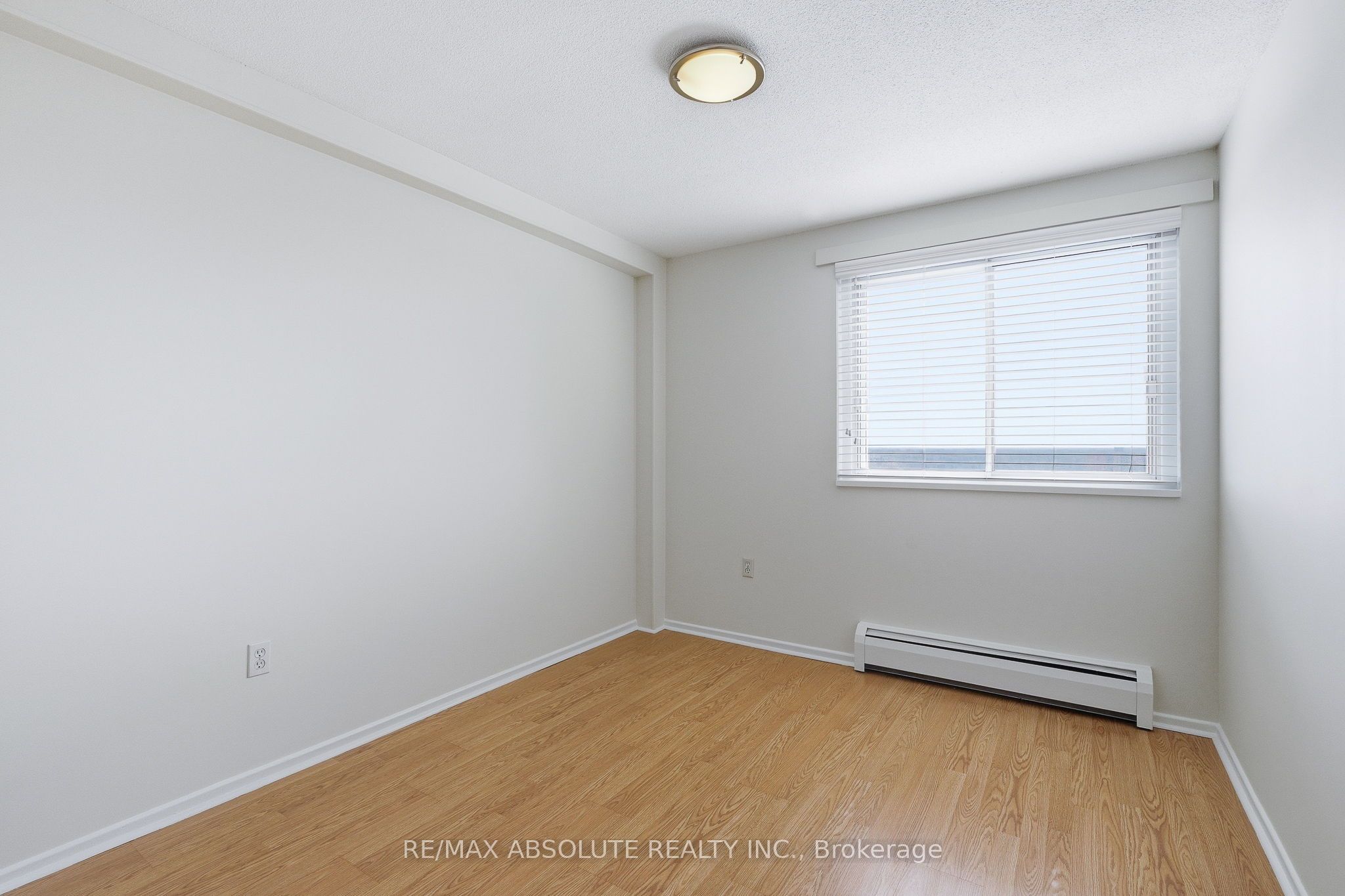 915 Elmsmere Road 1010 Property Photo 18