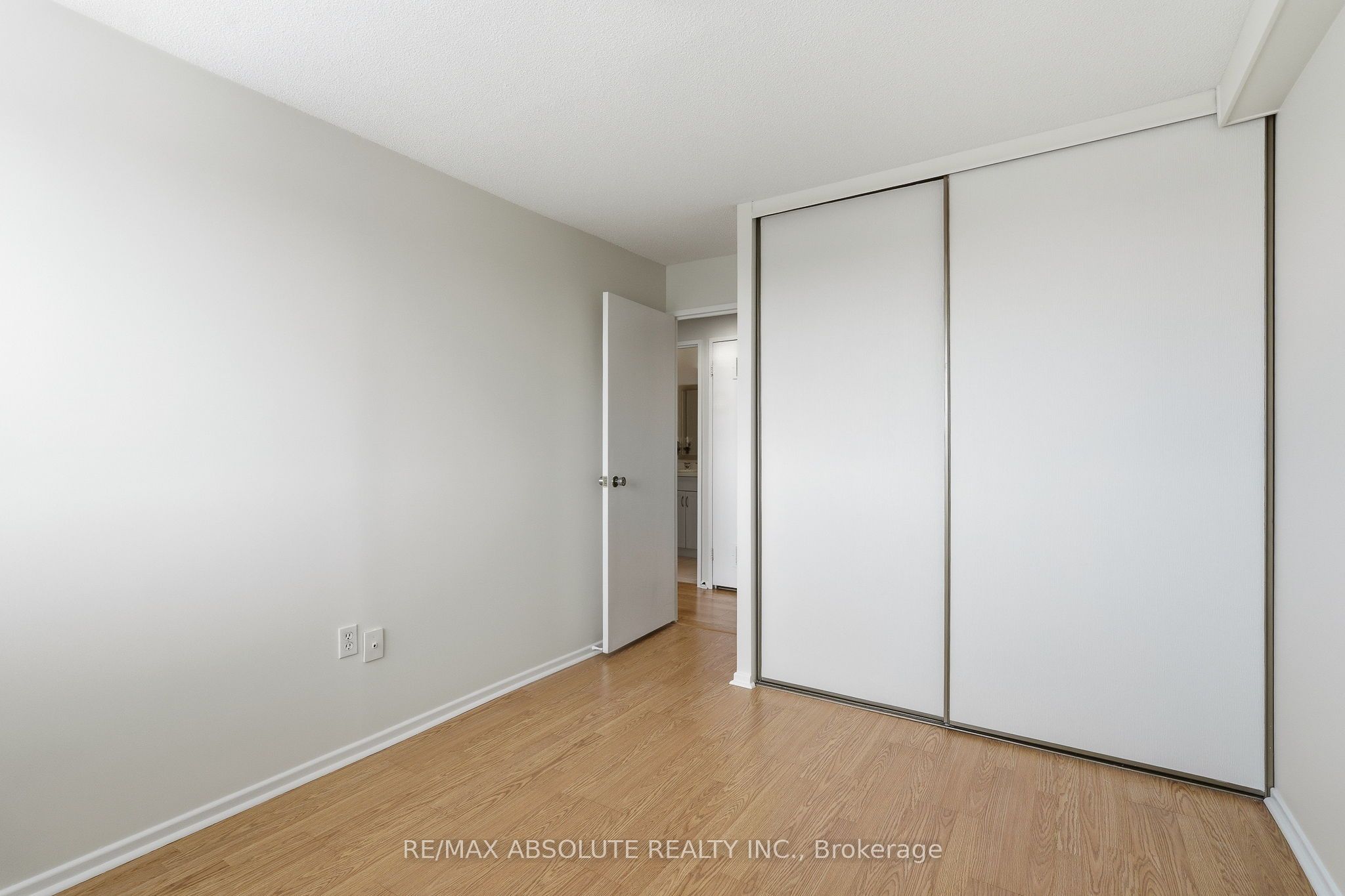 915 Elmsmere Road 1010 Property Photo 19