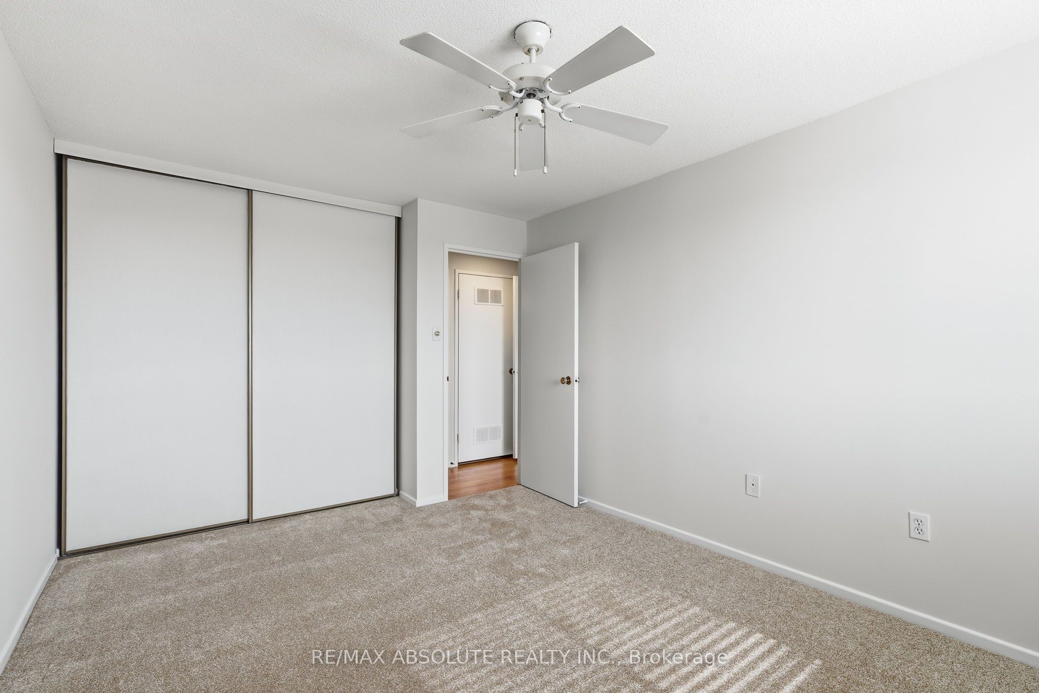 915 Elmsmere Road 1010 Property Photo 22