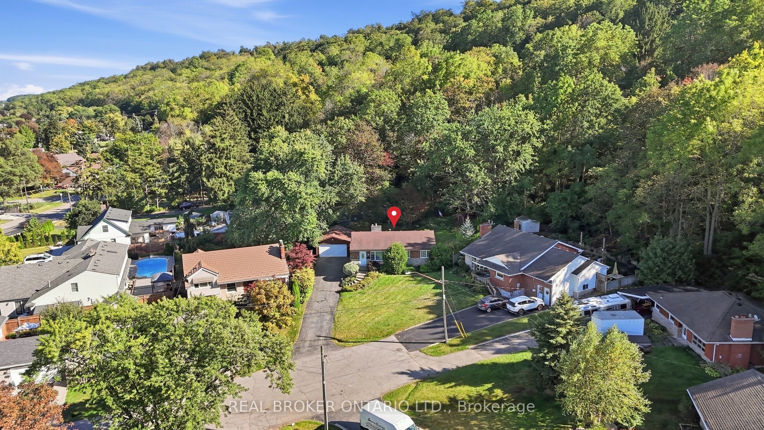 8 Hill Place