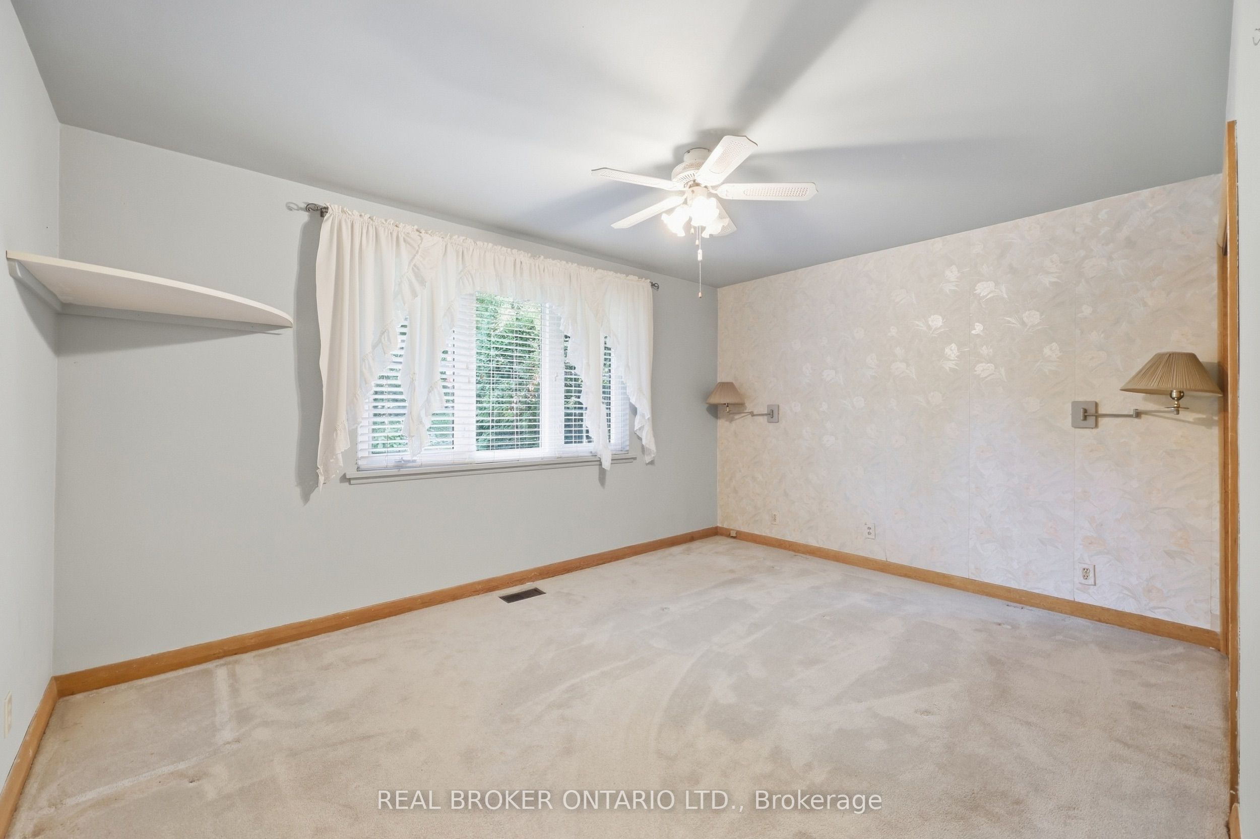 8 Hill Place Property Photo 17