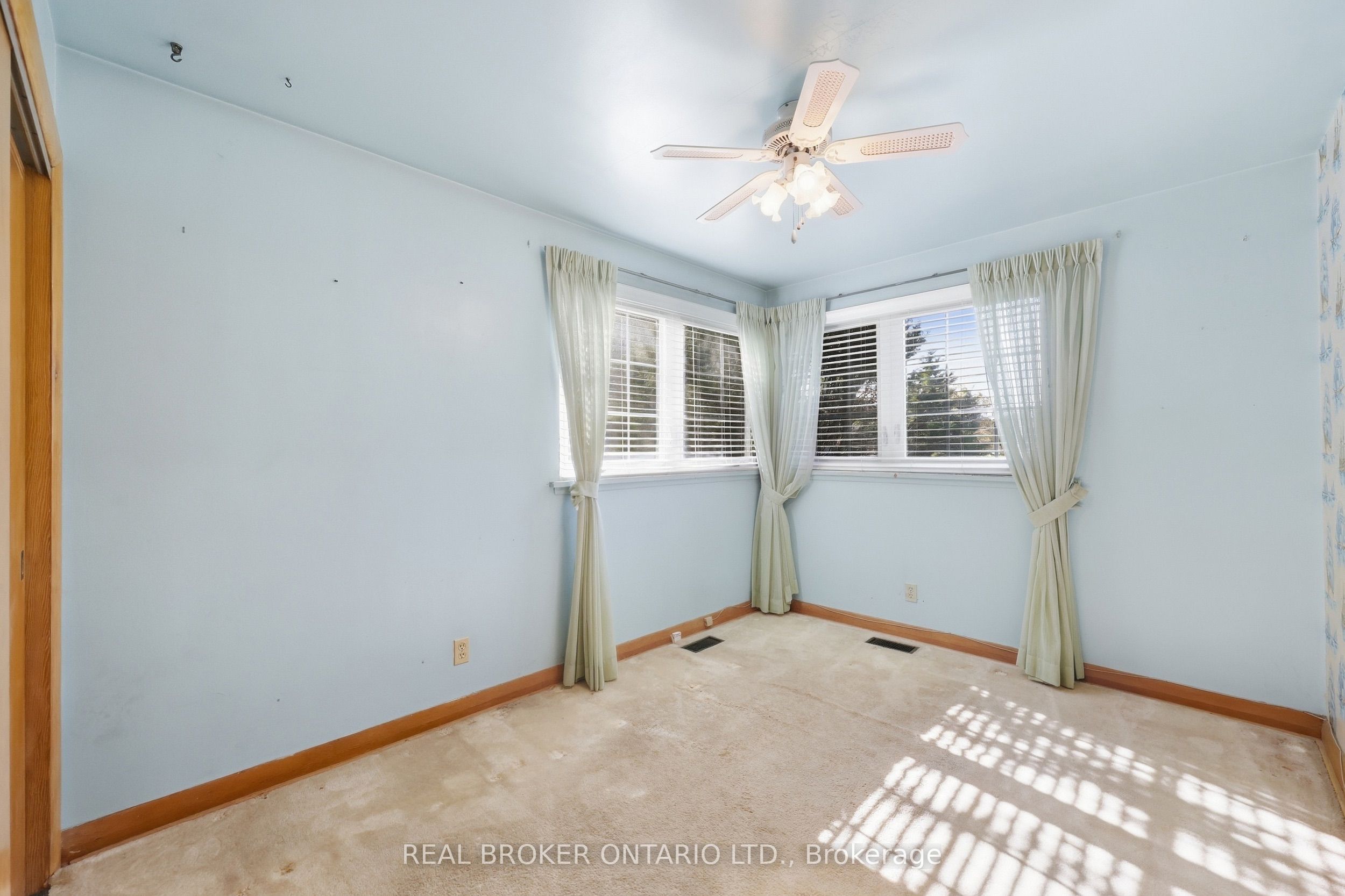 8 Hill Place Property Photo 18