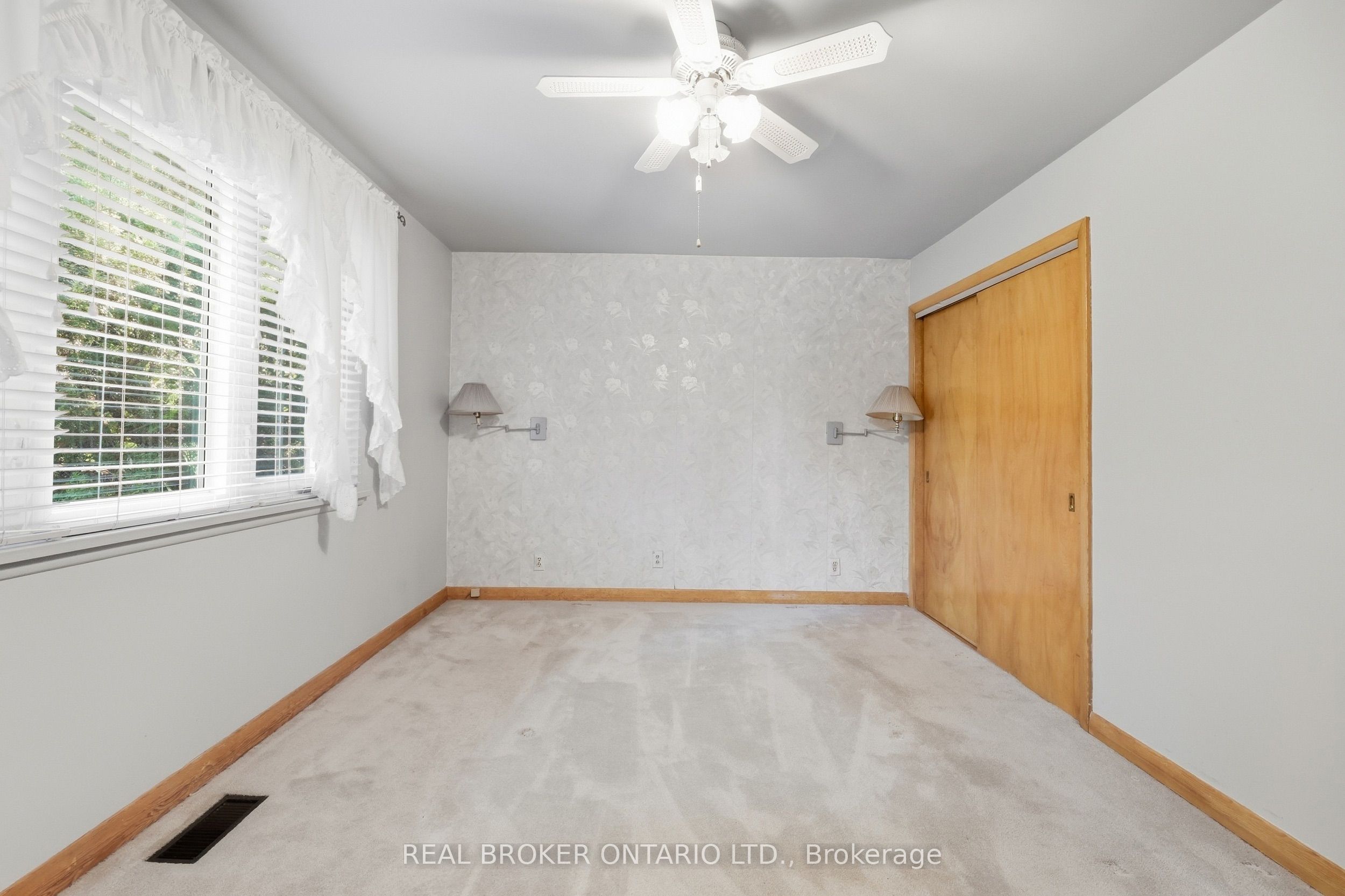 8 Hill Place Property Photo 20