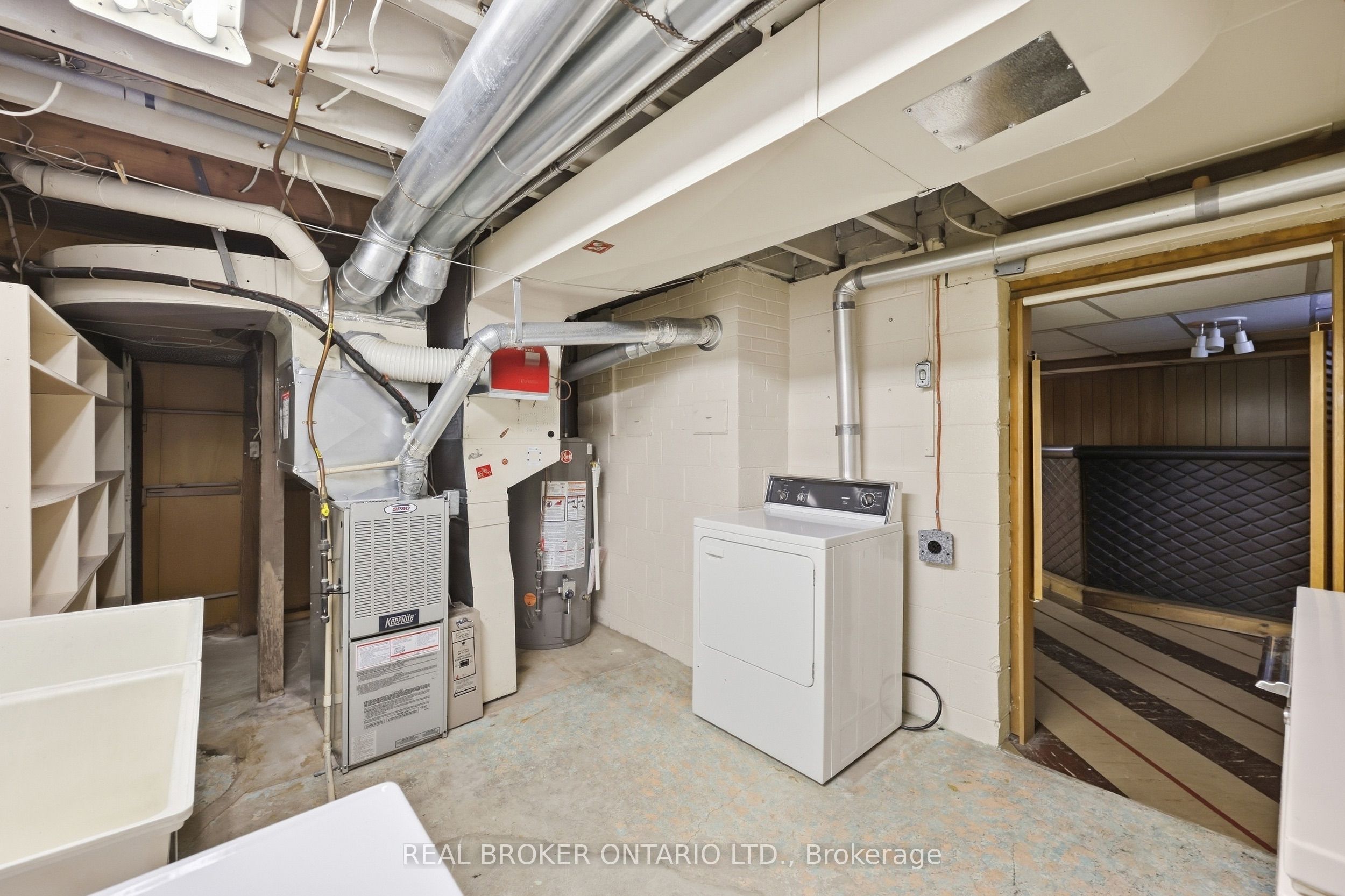 8 Hill Place Property Photo 24