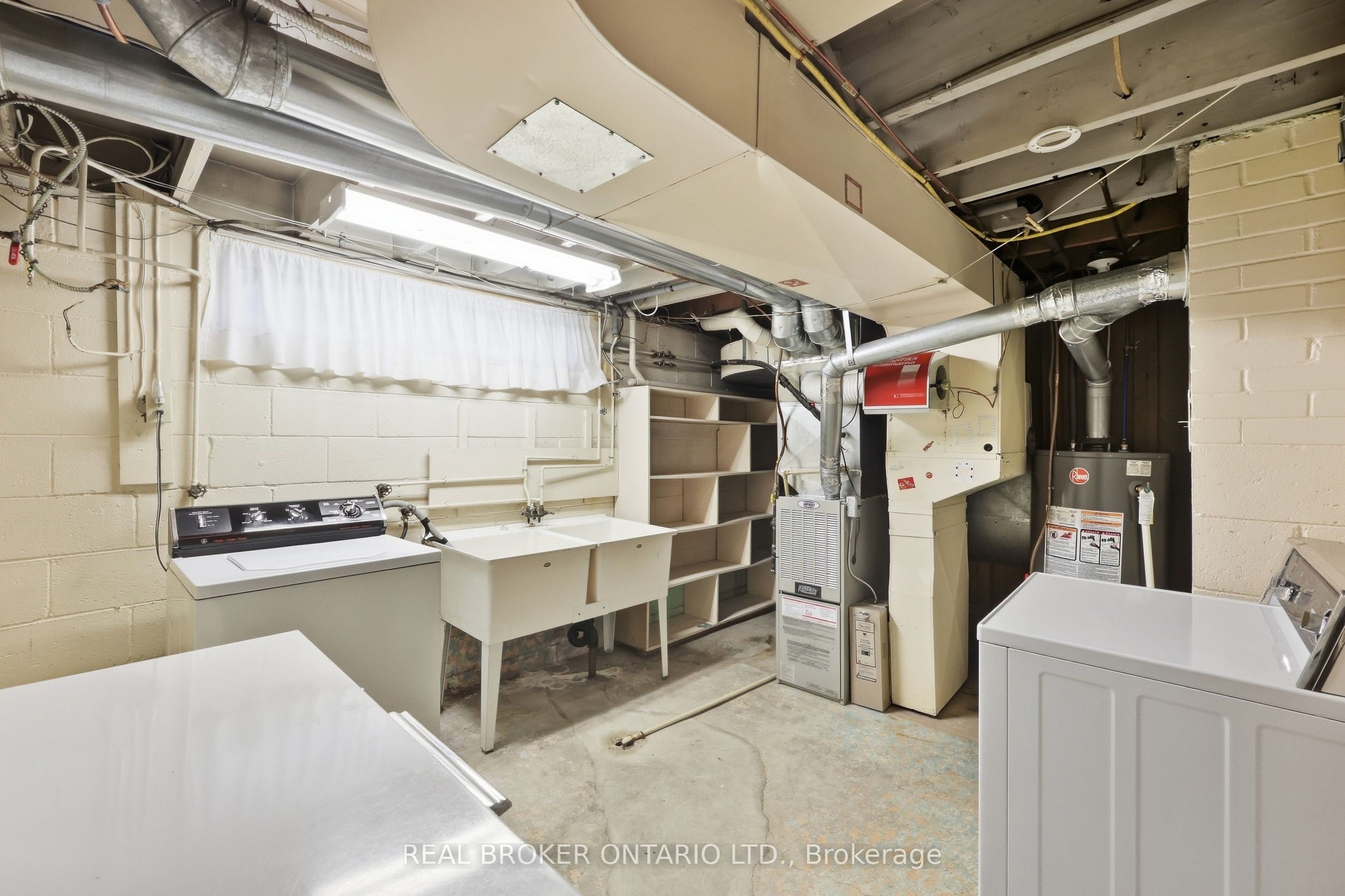 8 Hill Place Property Photo 30
